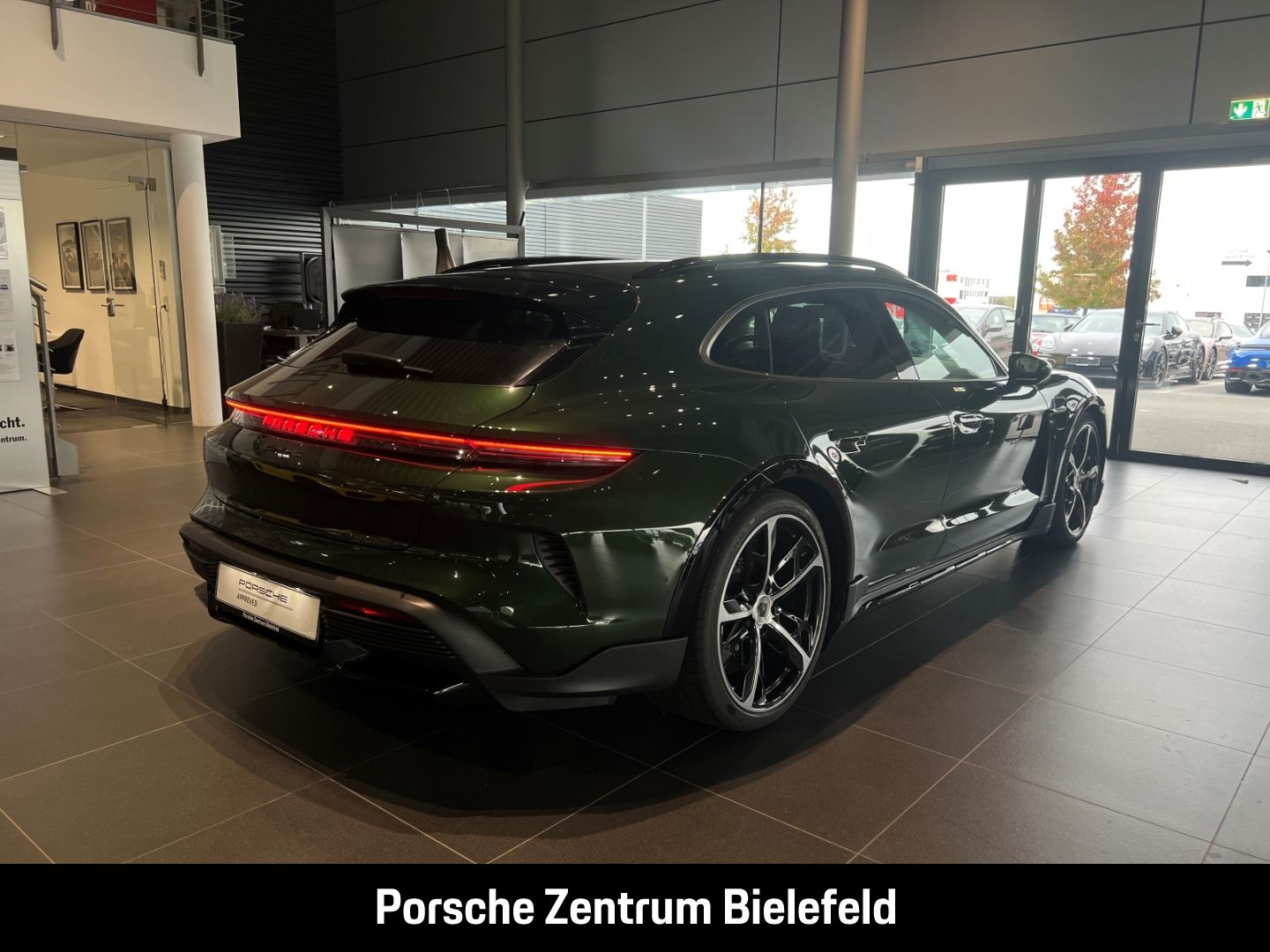 Porsche Taycan Turbo S Cross Turismo Burmester LED