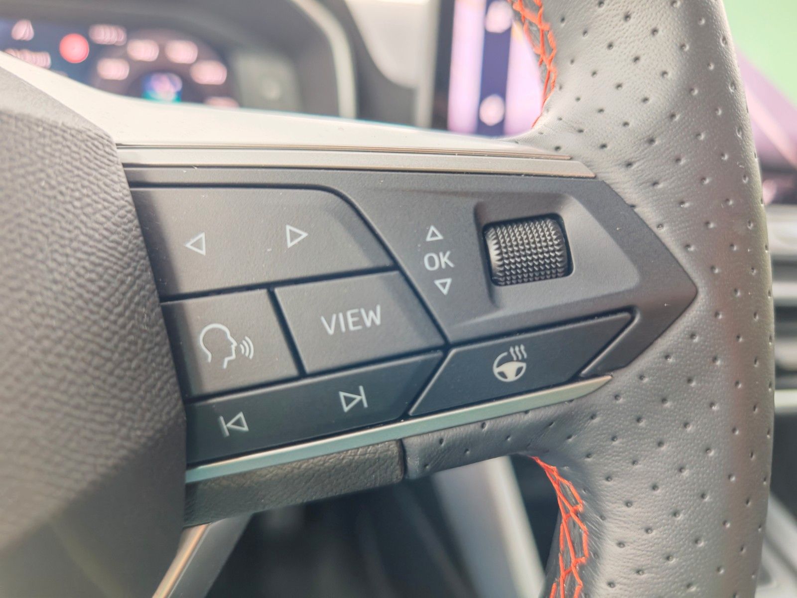 Seat Leon Sportstourer FR DSG 150PS NAVI+AHK+SHZ+APP+