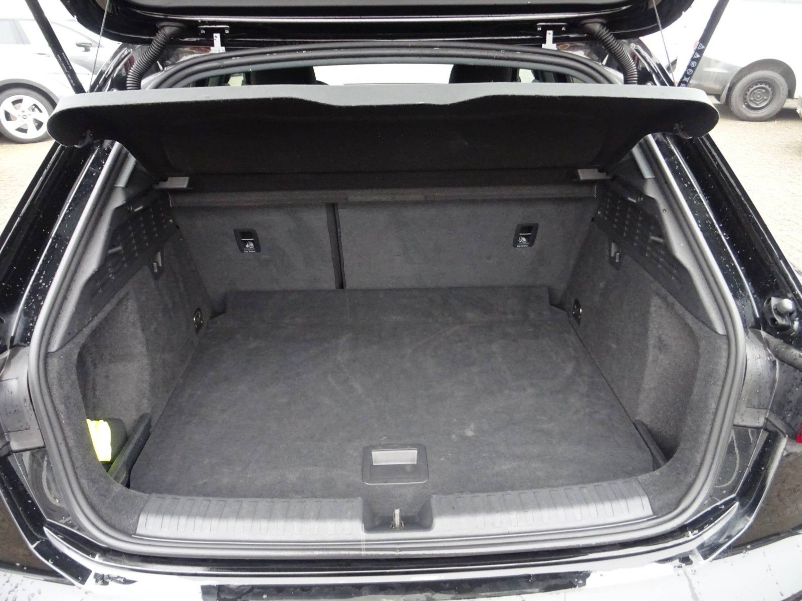 Audi A3 Sportback 30 TFSI S line - Samsaru's Car Outlet