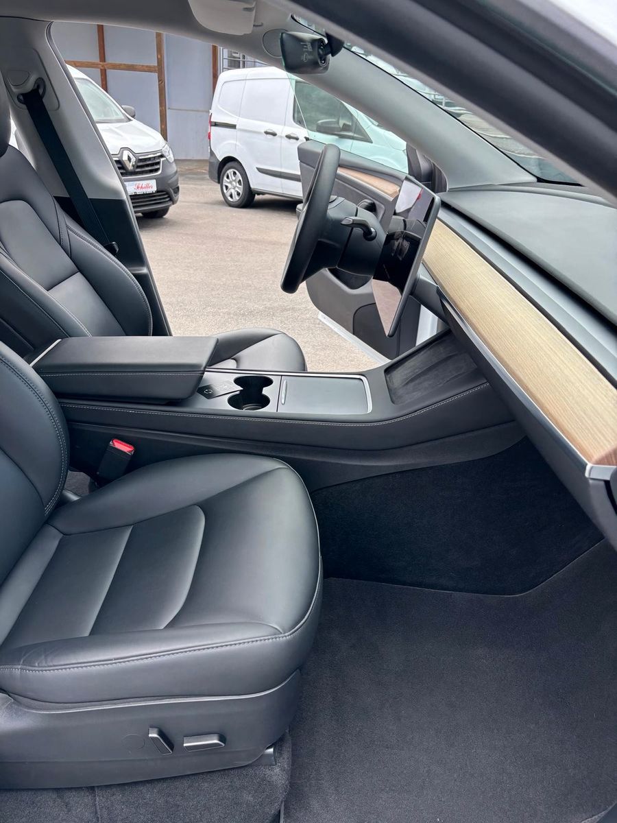 Tesla Model Y Long Range Dual AWD # +AHK # incl. MWST.