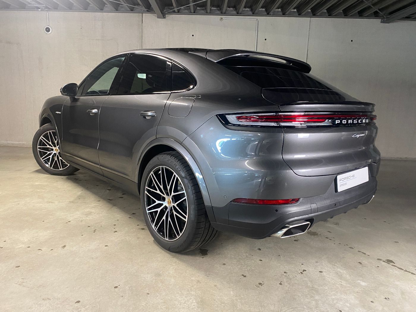Porsche Cayenne E-Hybrid Coupe | Abstandsregeltempostat