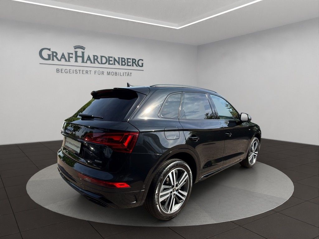 Audi Q5 S-Line 55TFSIe Quattro S-Tr. Pano AHK Leder