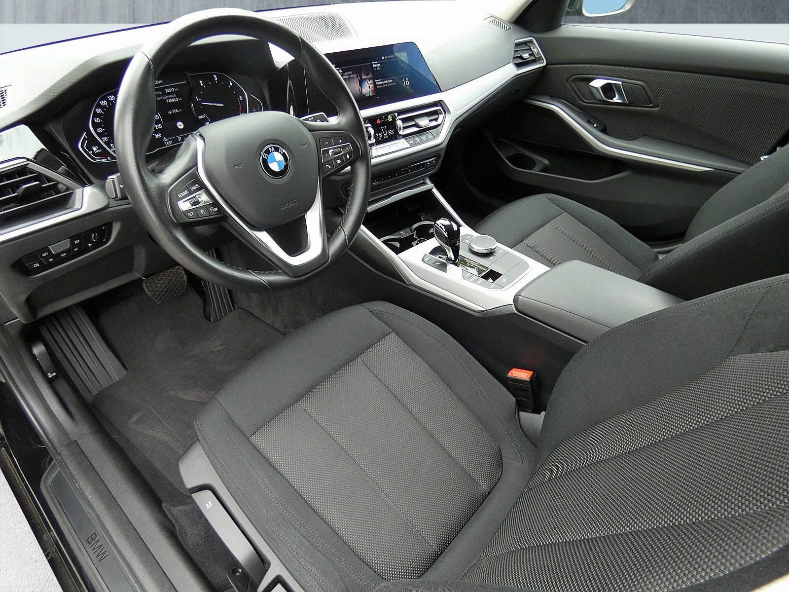 BMW 318d Touring Advantage - Samsaru's Car Outlet