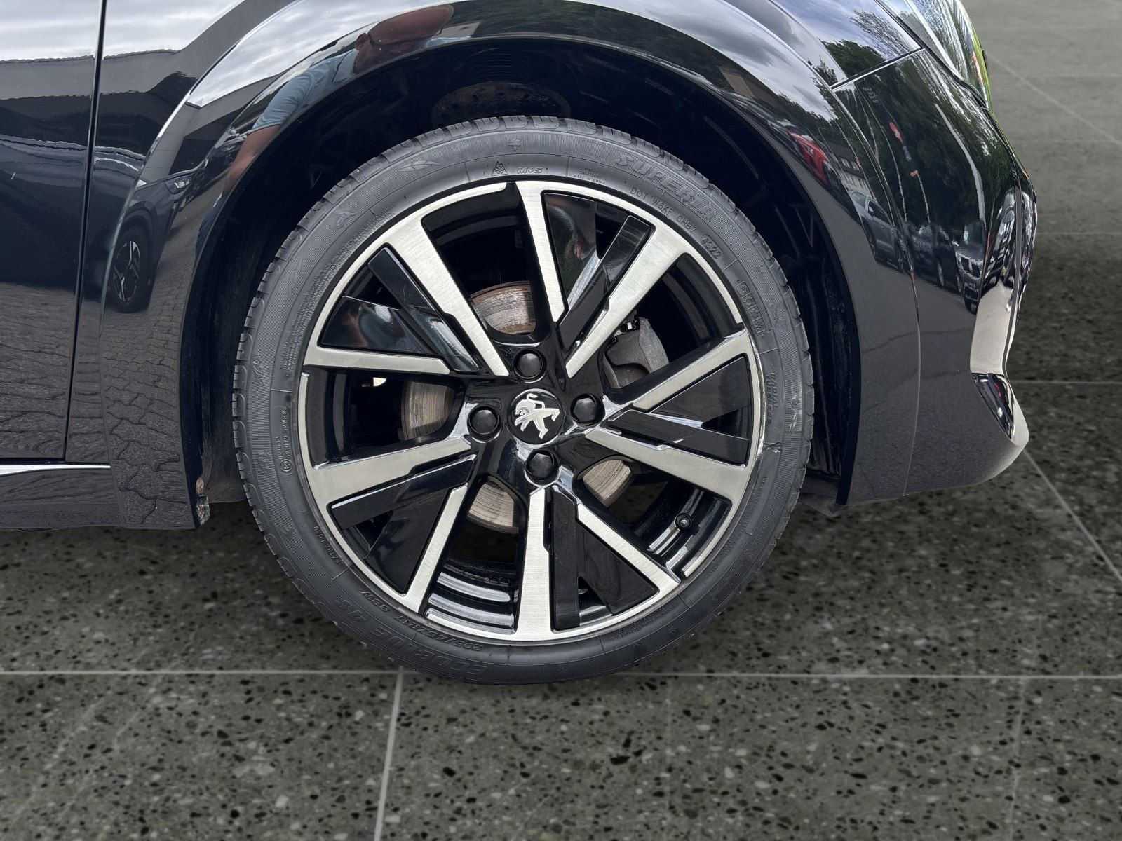 Peugeot 208 1.2 PURE TECH 100 GT - Samsaru's Car Outlet