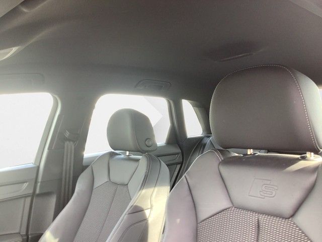 Audi Q3 40 TFSI quattro Advanced - Samsaru's Car Outlet