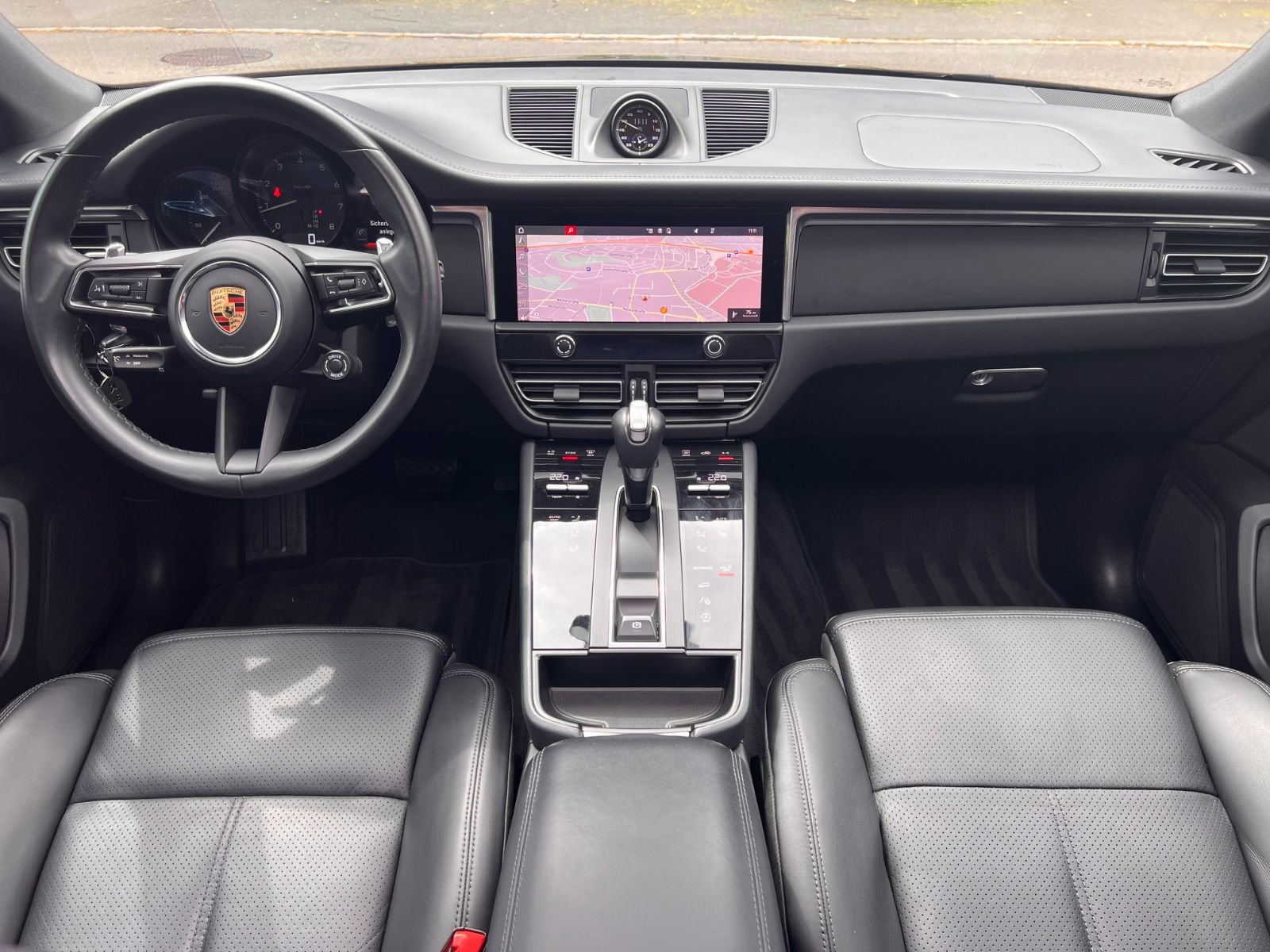 Porsche Macan III Exclusive - Samsaru's Car Outlet