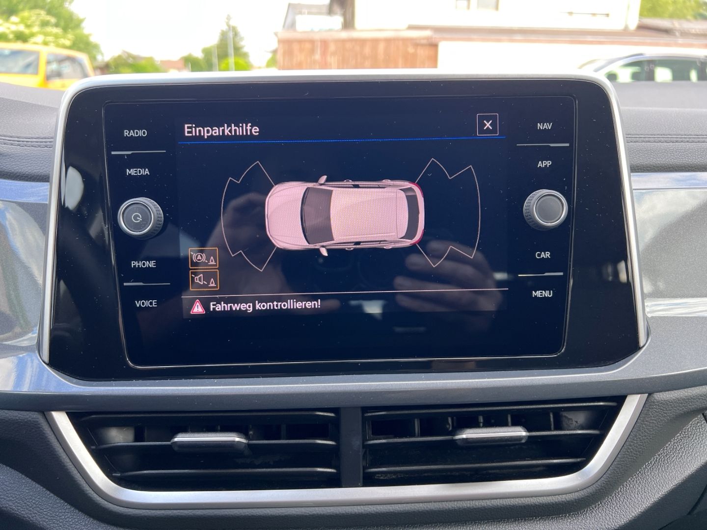 Volkswagen T-Roc 1.0TSI Style - Samsaru's Car Outlet
