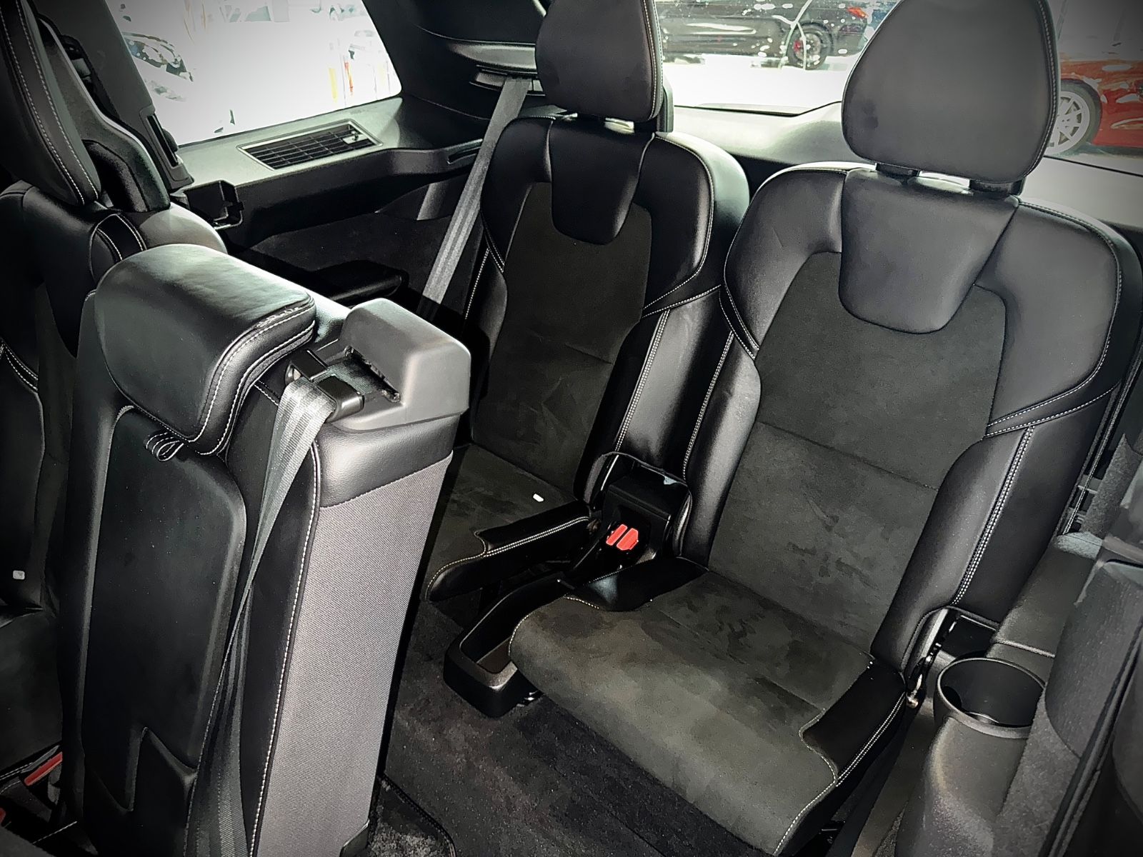 Volvo XC90 R-Design AWD - Samsaru's Car Outlet