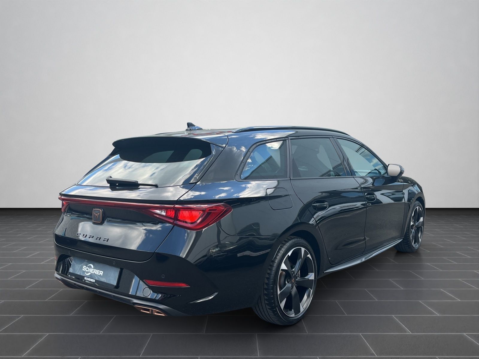Cupra Leon Sportstourer 1.4 e-hybrid DSG - Samsaru's Car Outlet