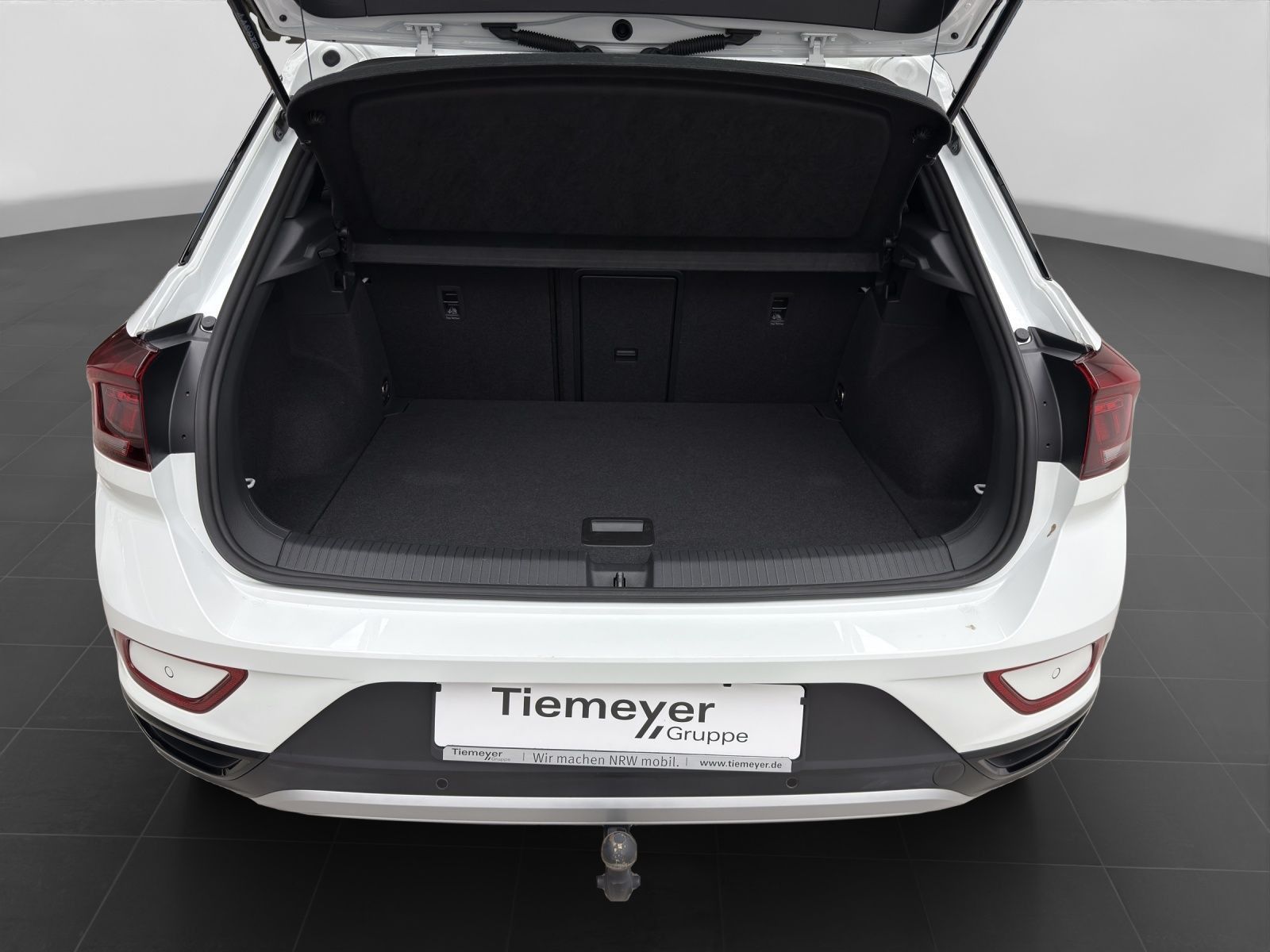 Volkswagen T-Roc 1.0 TSI BLACK STYLE - Samsaru's Car Outlet