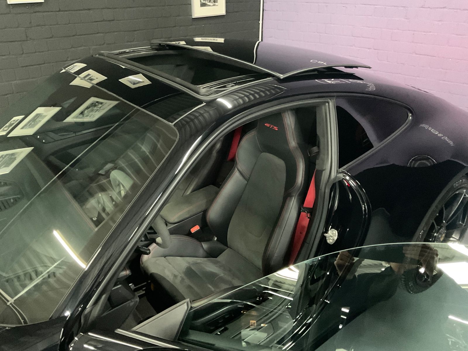 Porsche 911 / 992 Carrera 4 GTS / Kamera / Glasdach