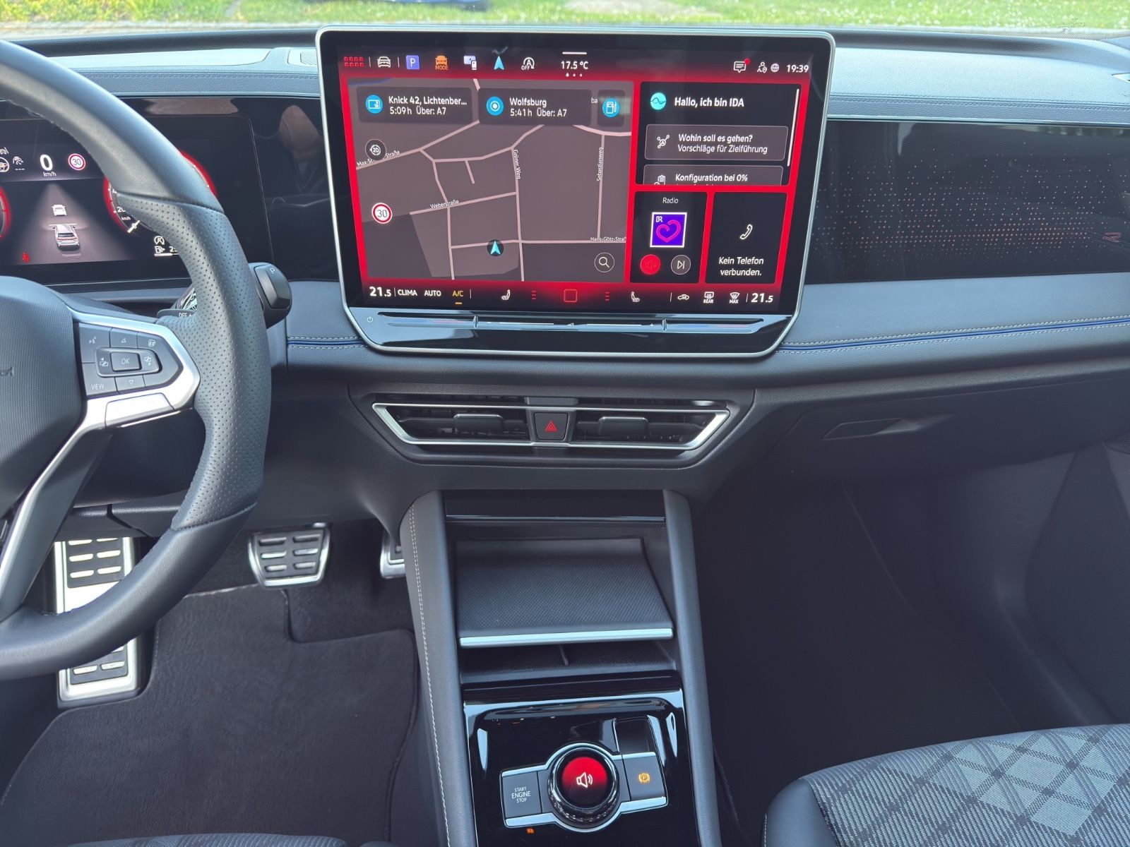 Volkswagen Tiguan 2.0 TSI DSG 4M R-Line»PANO»AHK»HuD»HK»20"