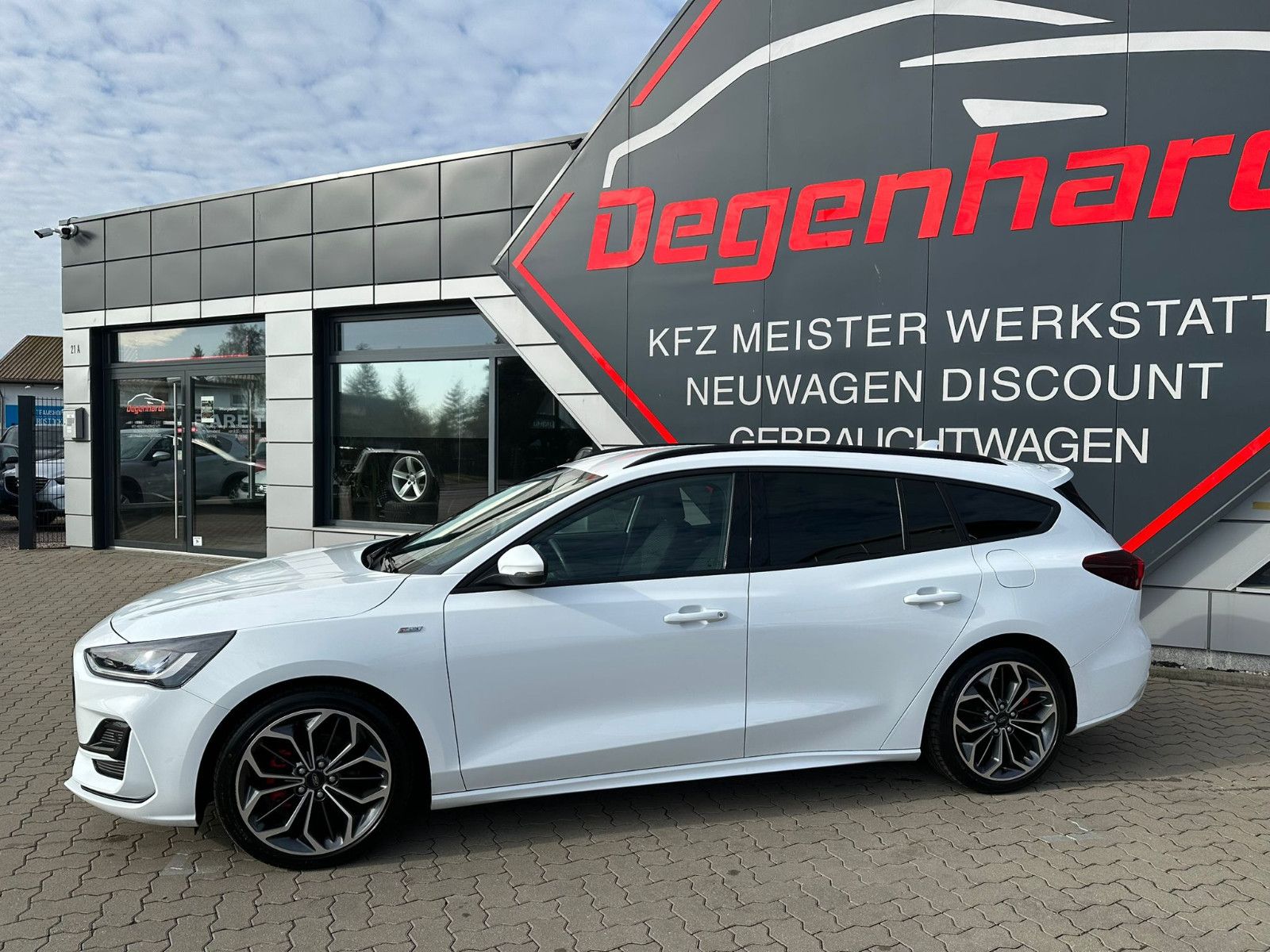 Ford Focus 1.5 Turnier ST-Line X LED ACC NAV KAM AHK