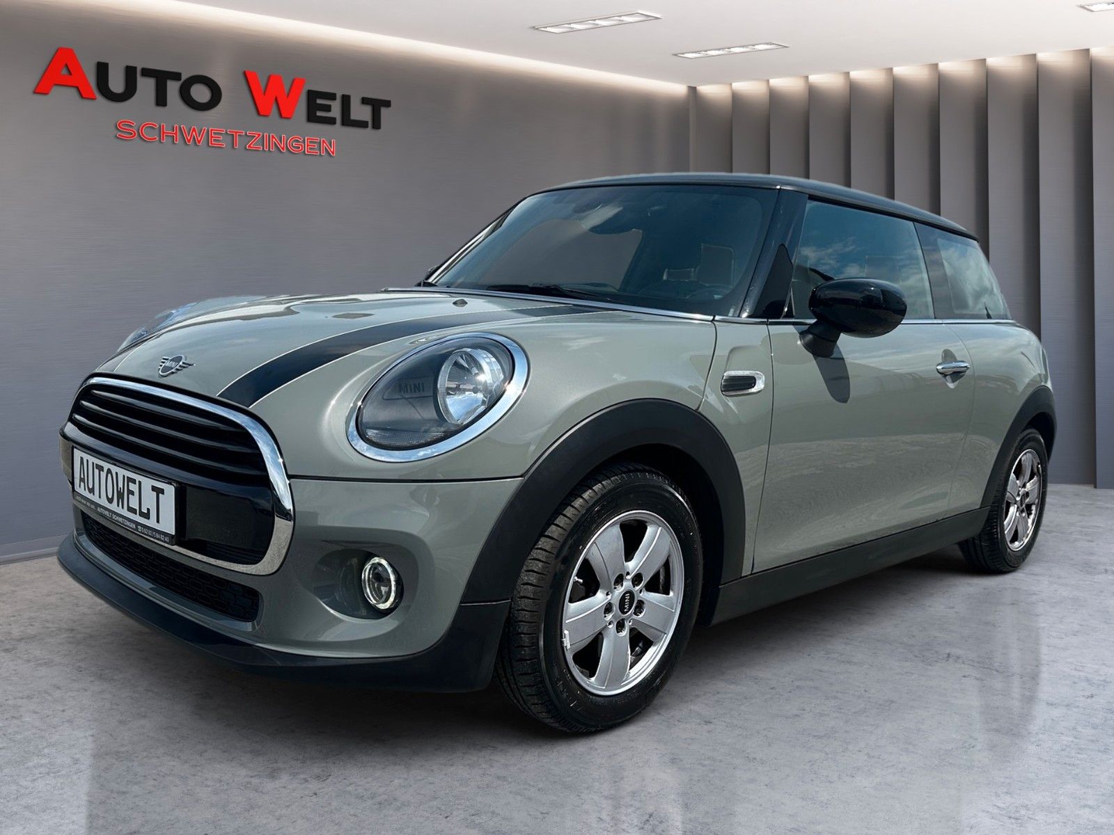 MINI COOPER Essential - Samsaru's Car Outlet