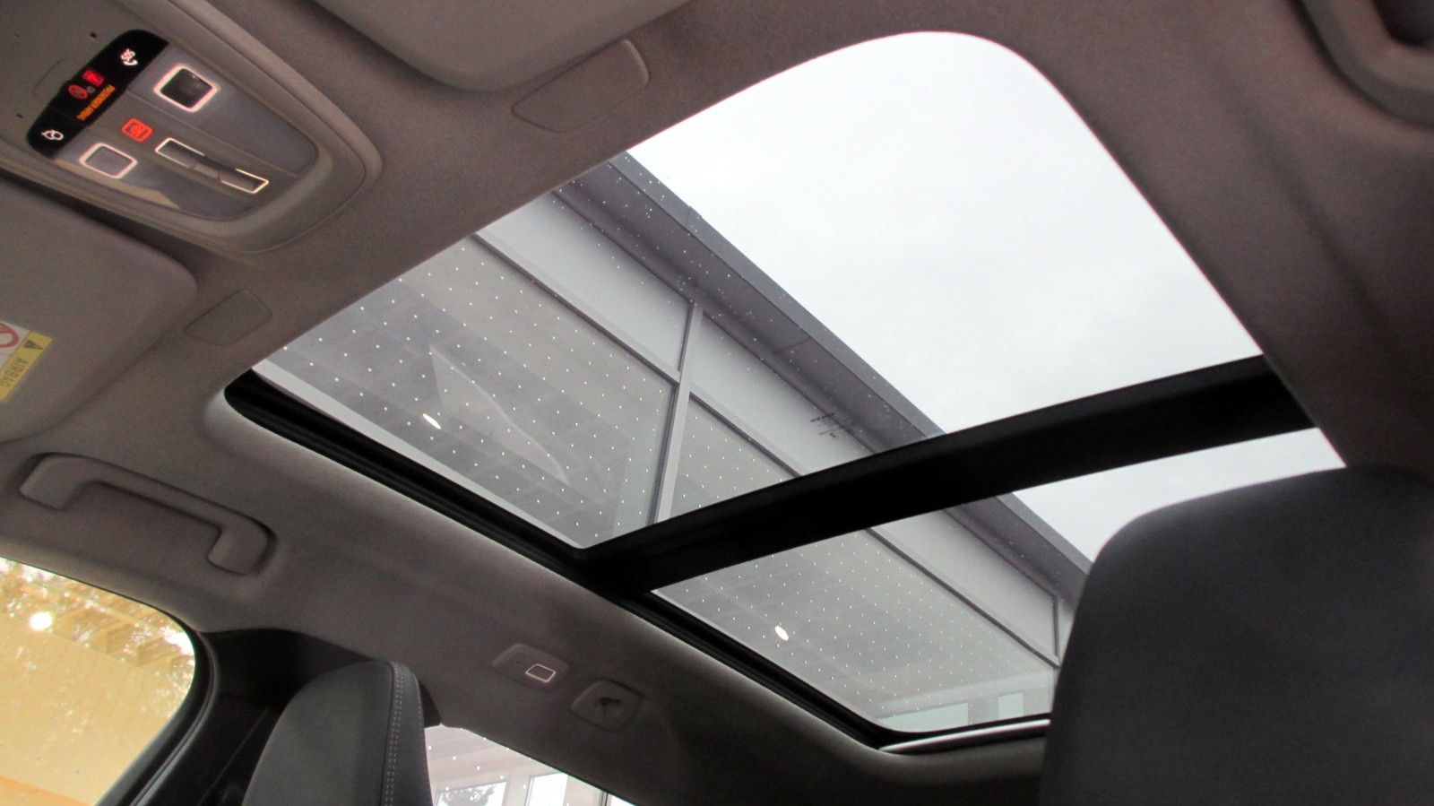 Volvo XC40 B3 Plus Dark 2WD +LEDER+PANO+360°+PIXEL+AHK