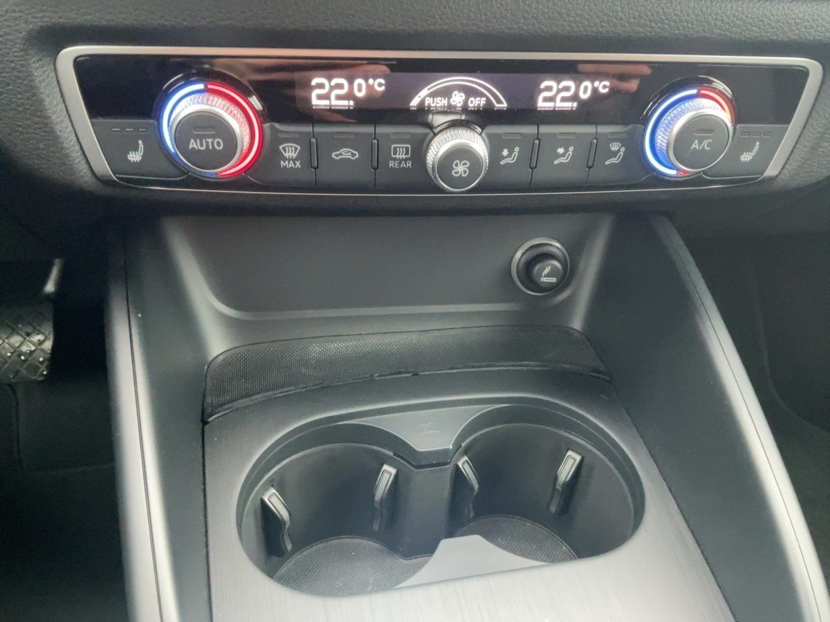 Audi A3 Sportback 35 TFSI S-TR SPORT - Samsaru's Car Outlet