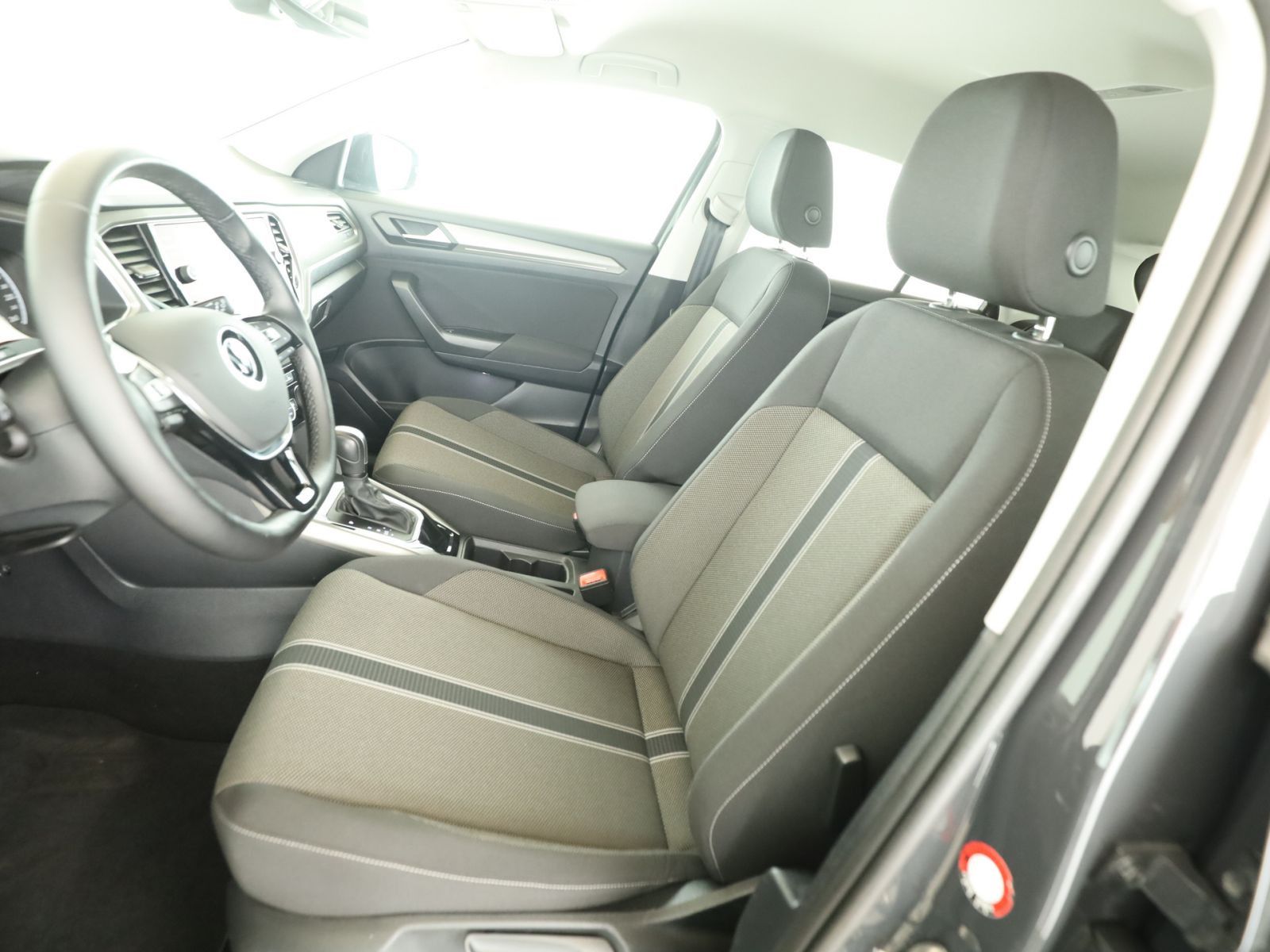Volkswagen T-Roc 1.5 TSI Style - Samsaru's Car Outlet