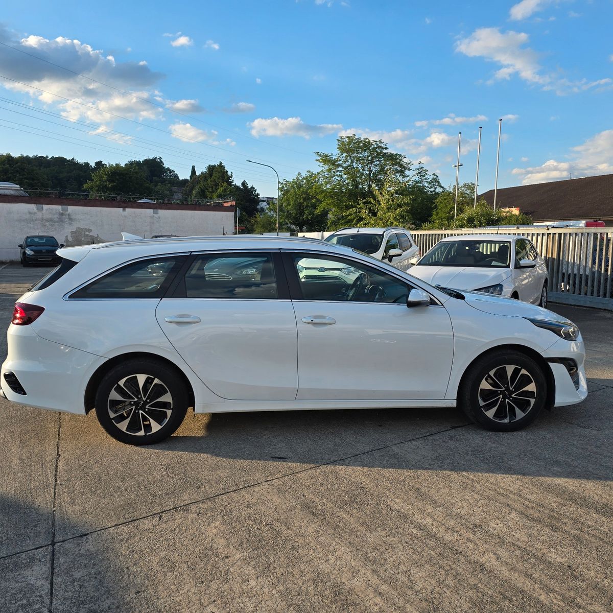 Kia cee'd Sportswagon - Samsaru's Car Outlet
