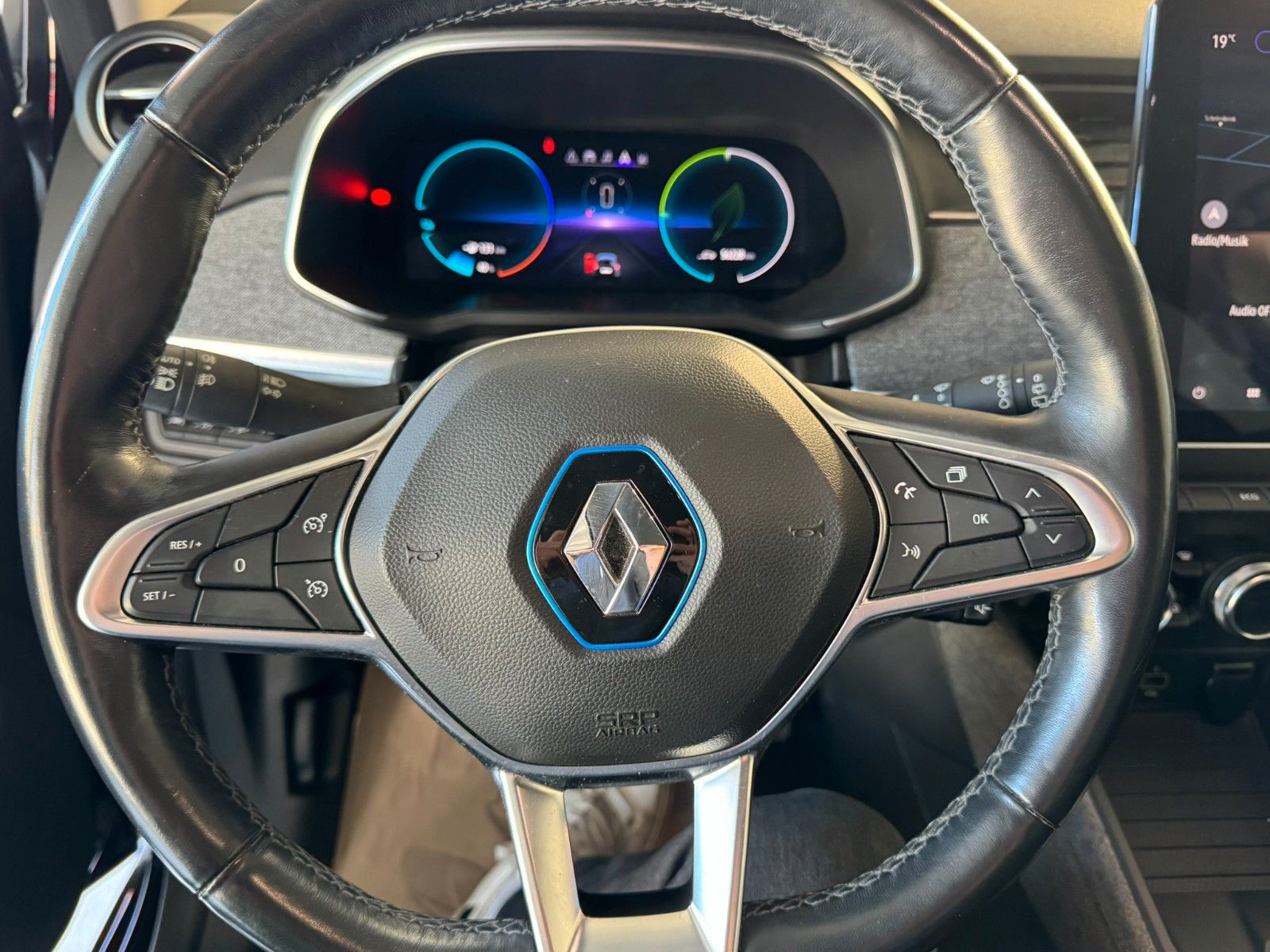 Renault ZOE Zoe Intens - Samsaru's Car Outlet