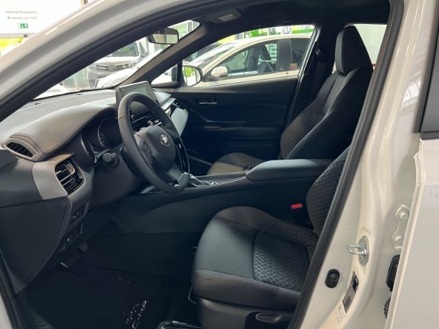 Toyota C-HR Hybrid Flow - Samsaru's Car Outlet
