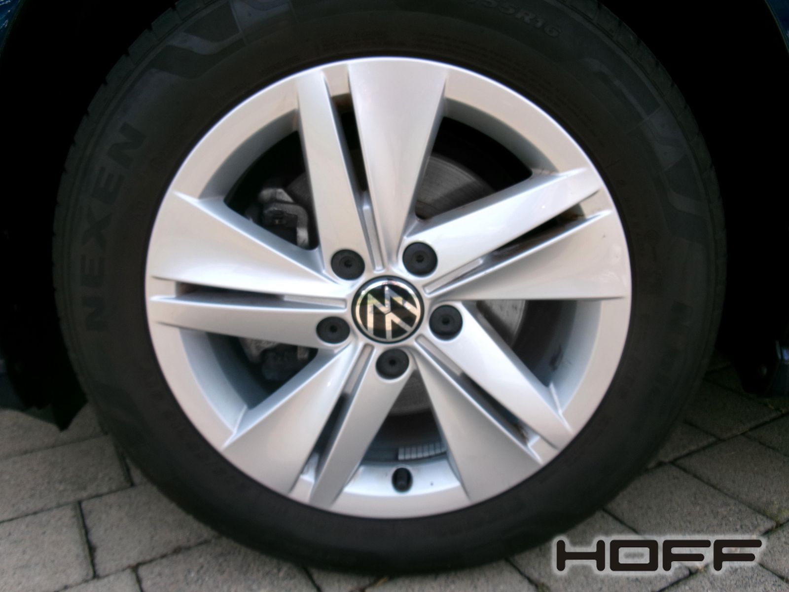 Volkswagen Golf VIII 1.0 TSI Life - Samsaru's Car Outlet