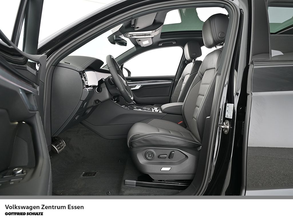 Volkswagen Touareg R-Line 3.0 TDI 4Motion Pano Leder Standh