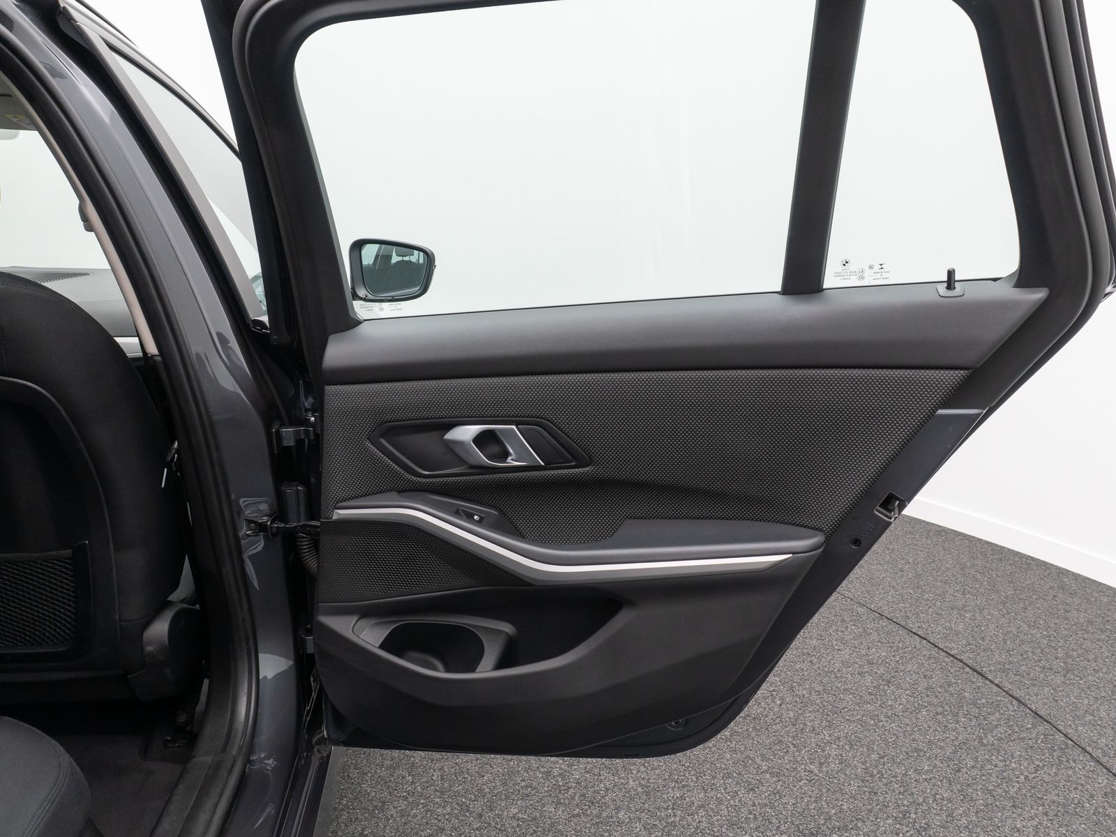 BMW 320d Advantage - Samsaru's Car Outlet