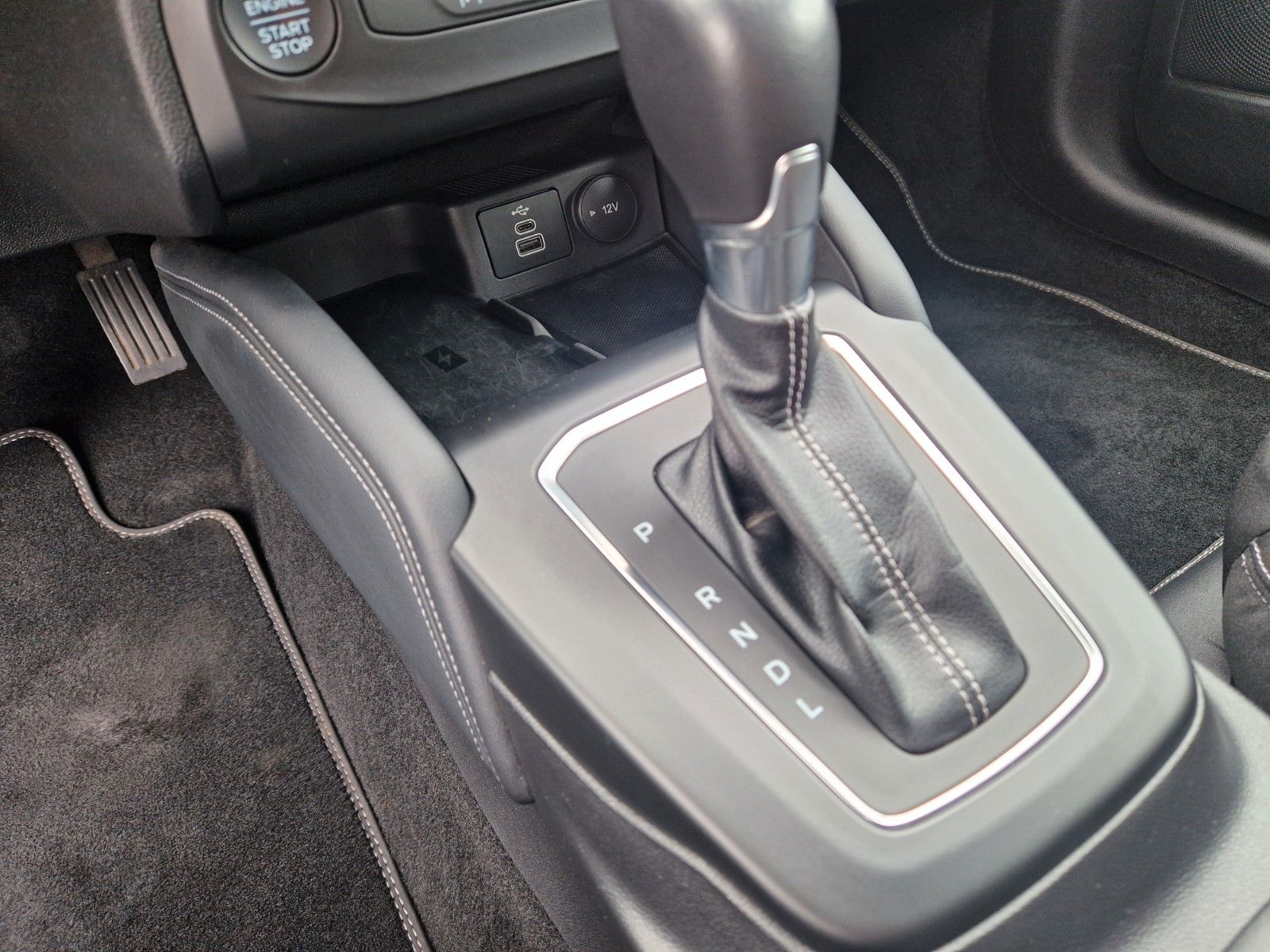 Ford Focus Tun.Titanium 1.Hd Aut. LED AHK NAVI Rf ACC