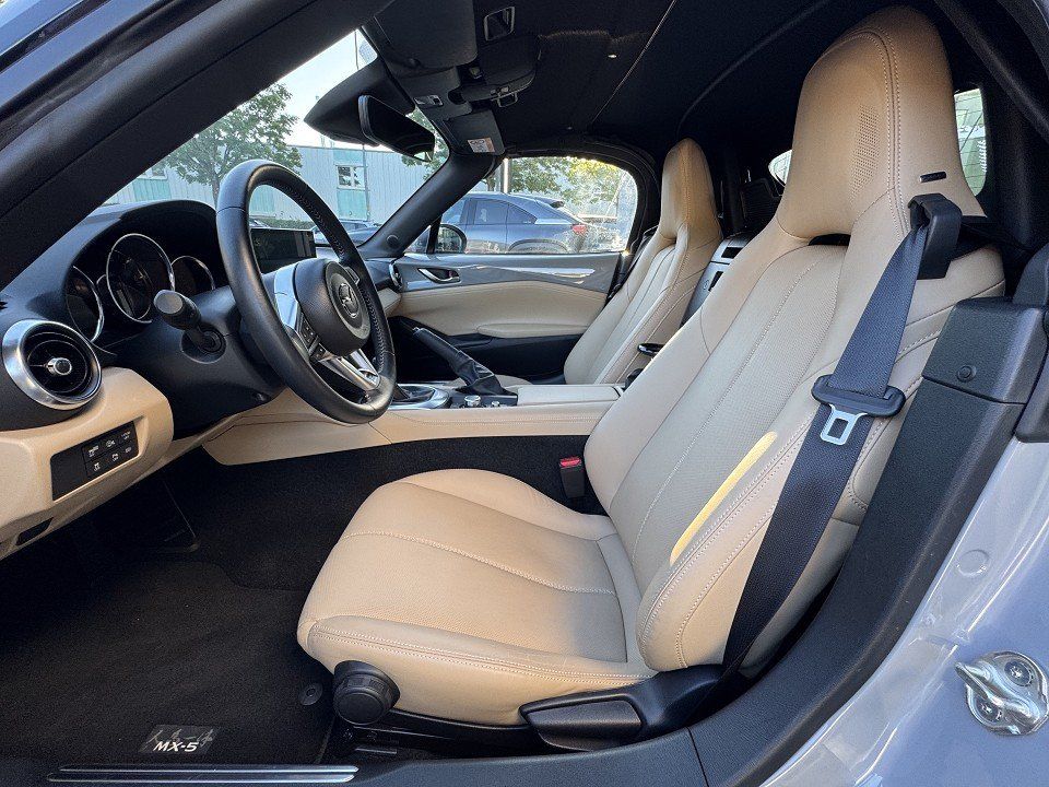 Mazda MX-5 1.5L SKYACTIV-G  132 6MT RWD Kazari