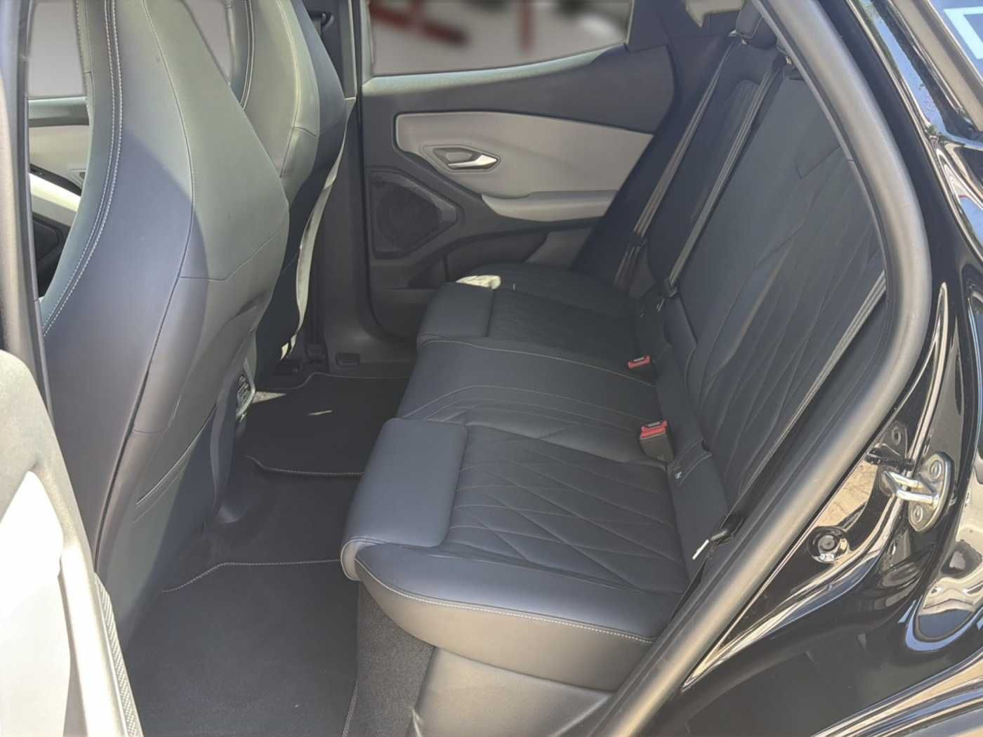 Ford Explorer Premium AWD Extended Range