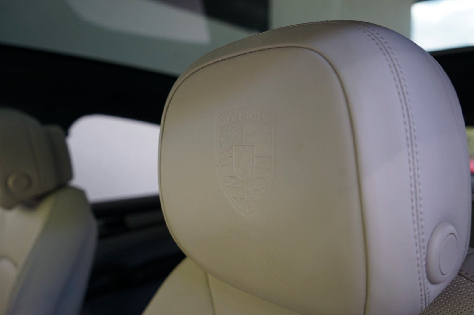 Porsche Cayenne Coupe E-Hybrid MY2021/NEW/KREIDE/1800km