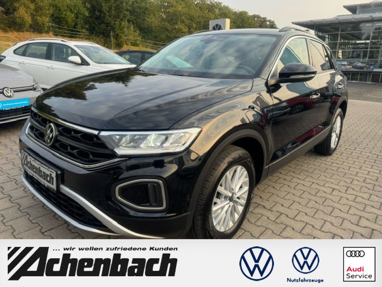 Volkswagen T-Roc Life 1.5 TSI DSG - Samsaru's Car Outlet