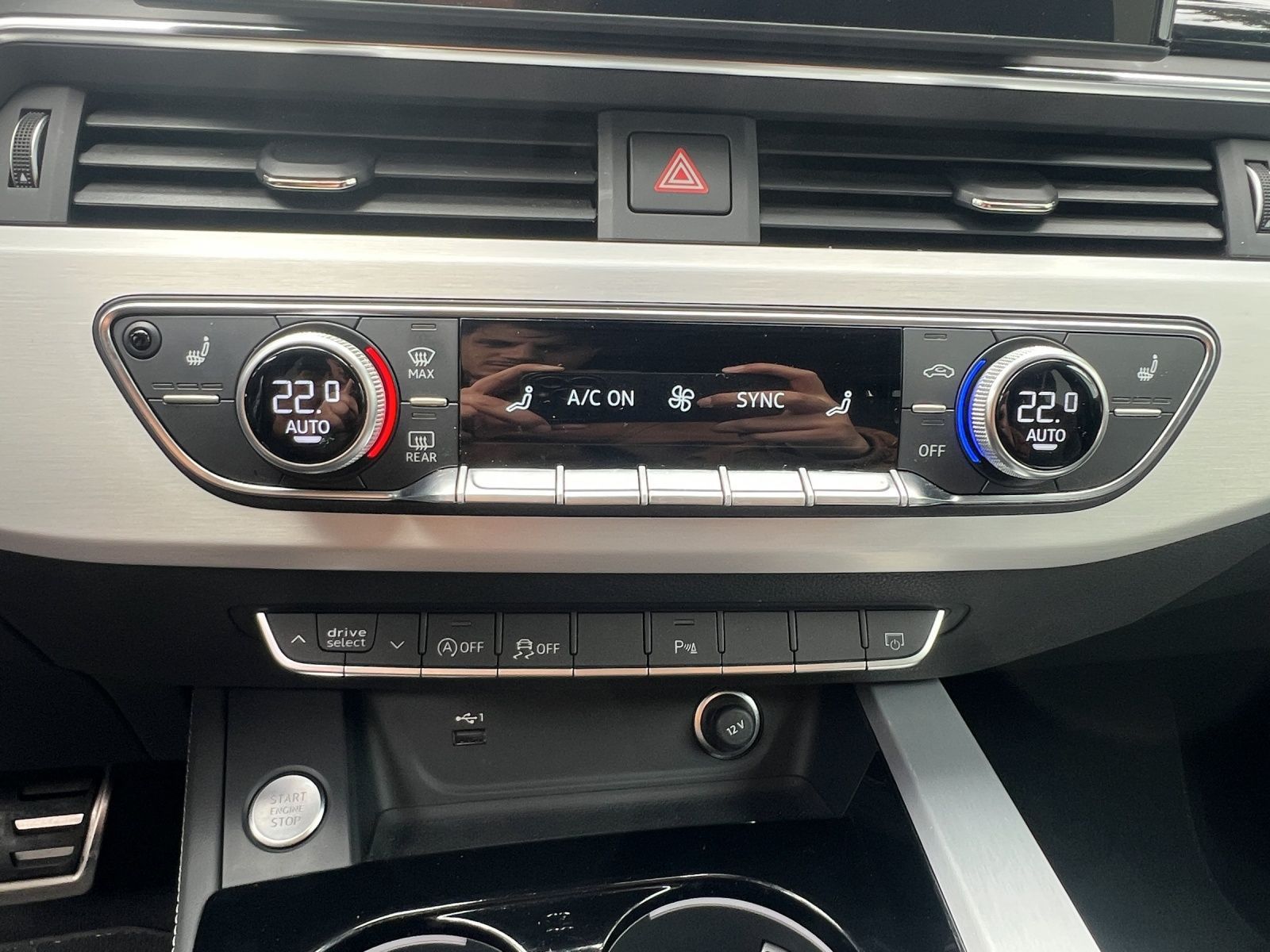 Audi A4 Avant 40 TFSI Q 2x S LINE AHK MATRIX-LED LM19