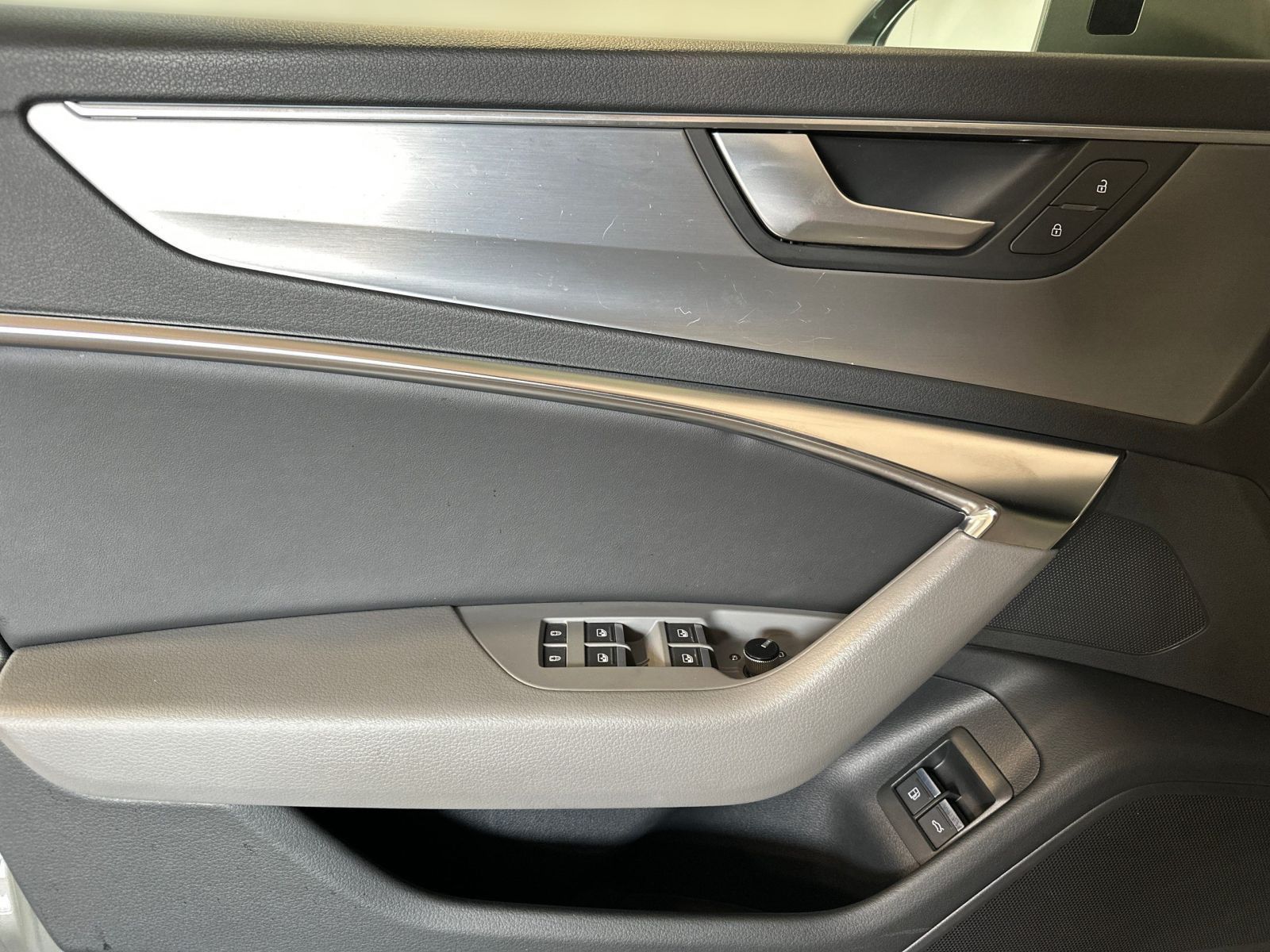 Audi A6 Avant 50 TFSI e 0,50% S LINE LED+AHK+MMI NAVI
