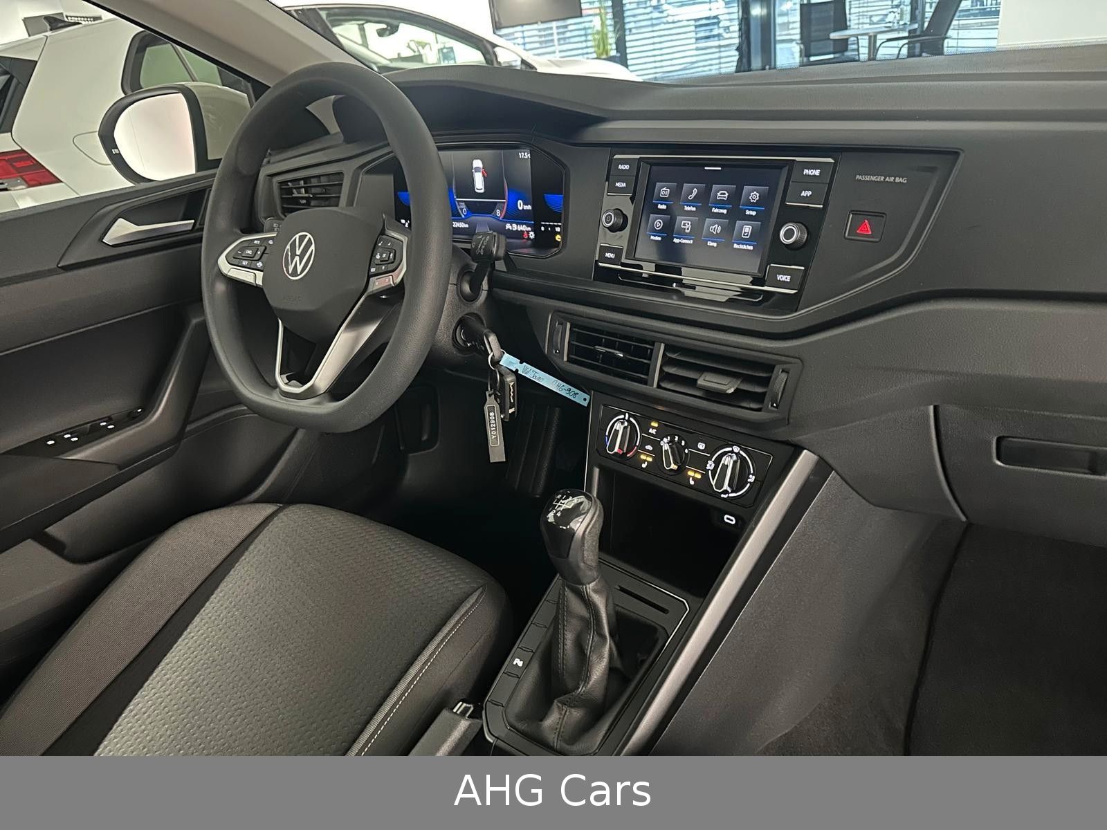Volkswagen Taigo 1.0 TSI - Samsaru's Car Outlet