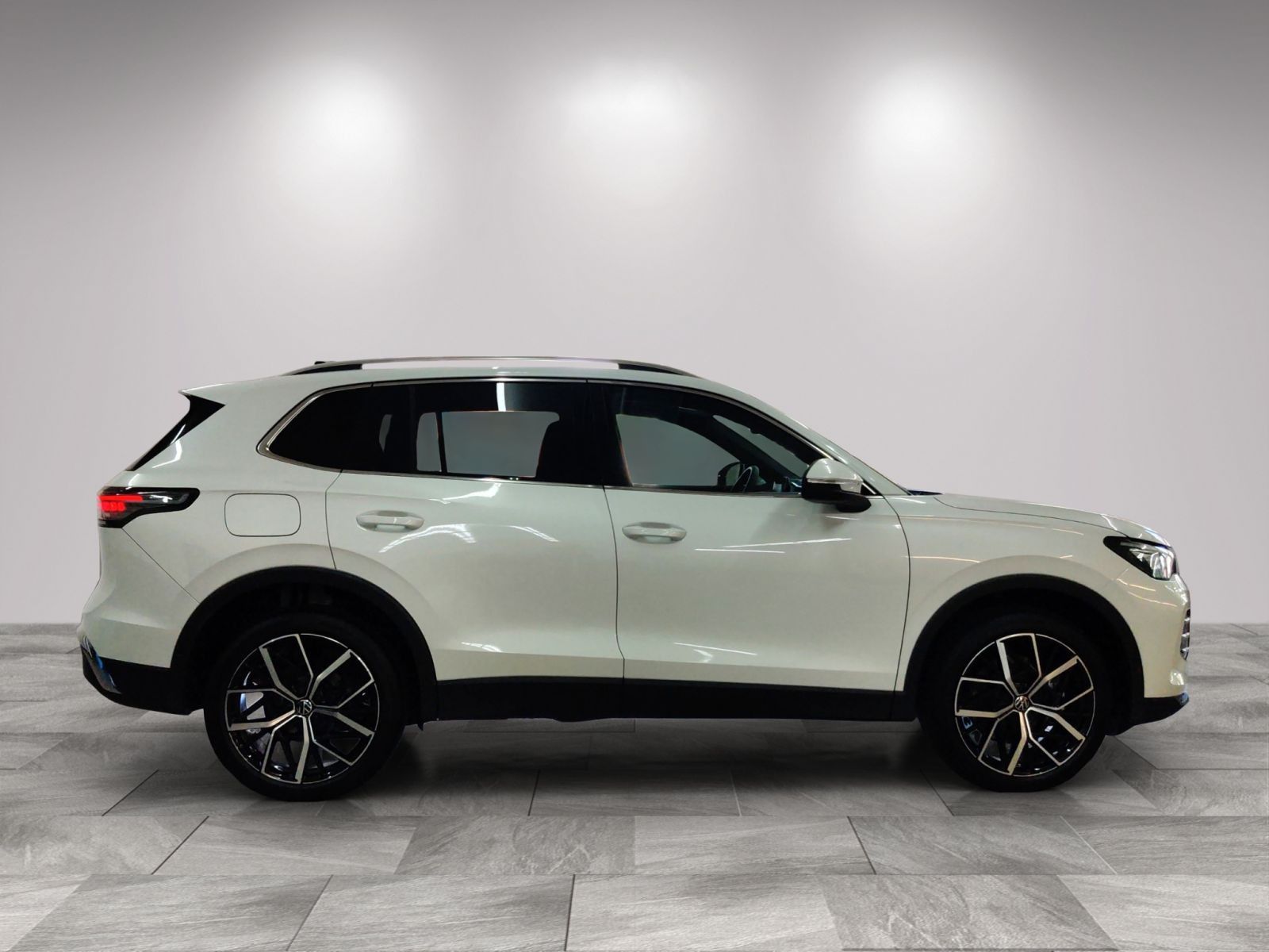 Volkswagen Tiguan Elegance 1.5 eHybrid AHK/HD-Matrix/"Dark"