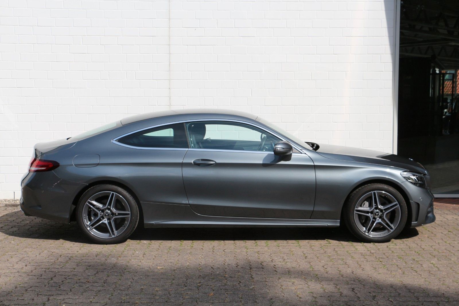 Mercedes-Benz C 200 Coupe AMG - Samsaru's Car Outlet