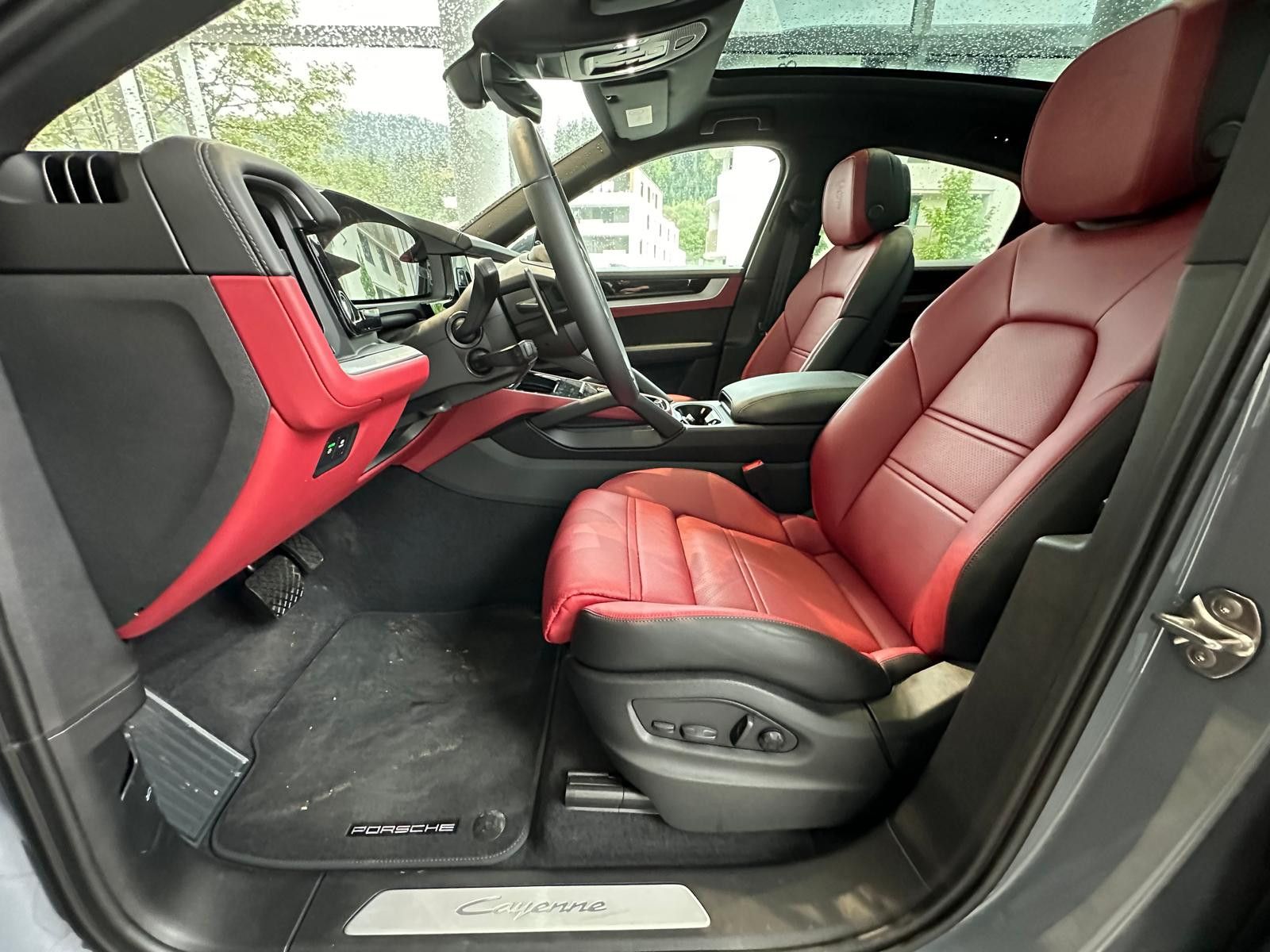 Porsche Cayenne Coupe Hybrid Facelift/gr-rot/14W/Mtx/21
