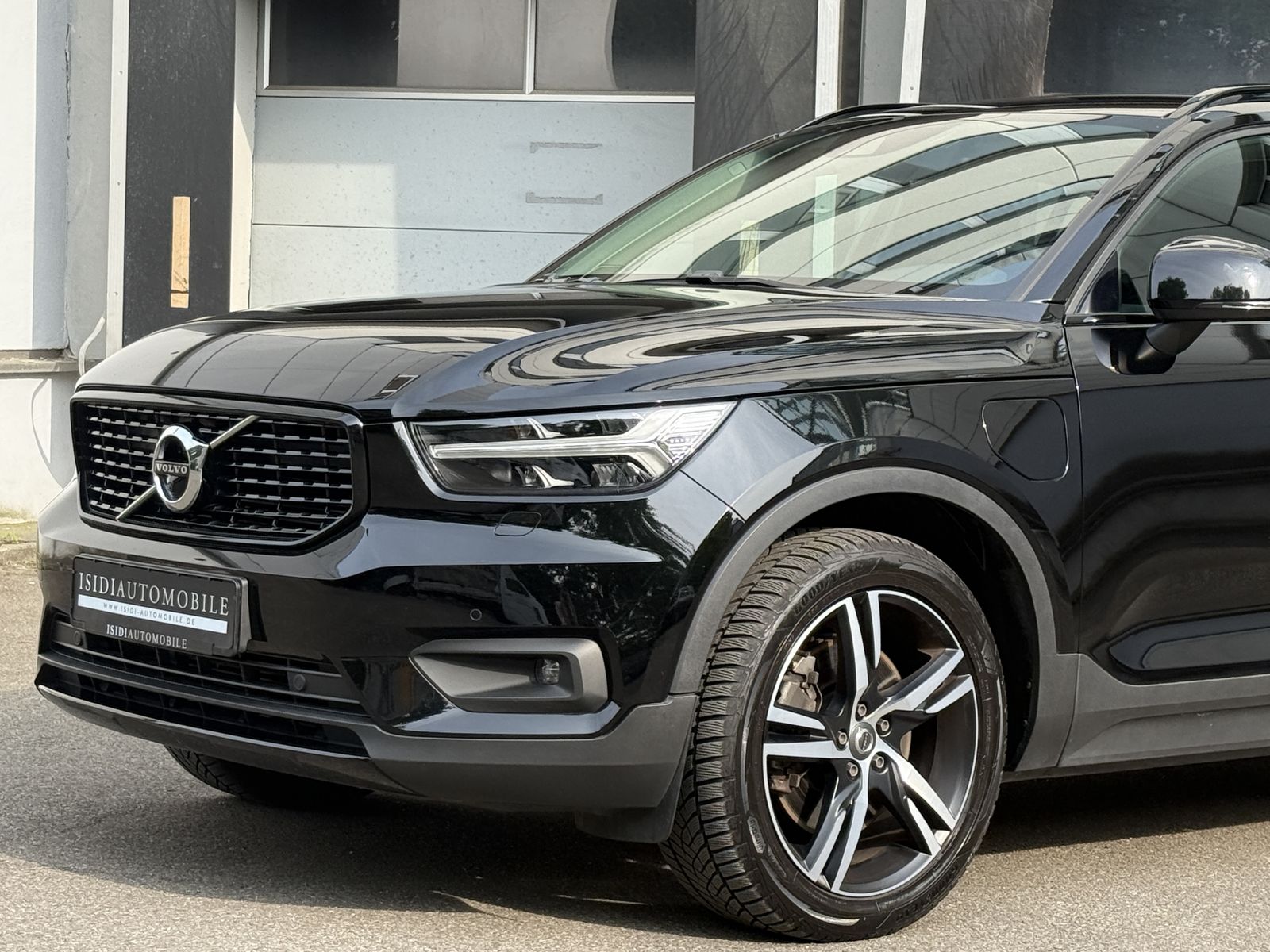 Volvo XC40 R Design Expression Recharge Plug-In Hybrid