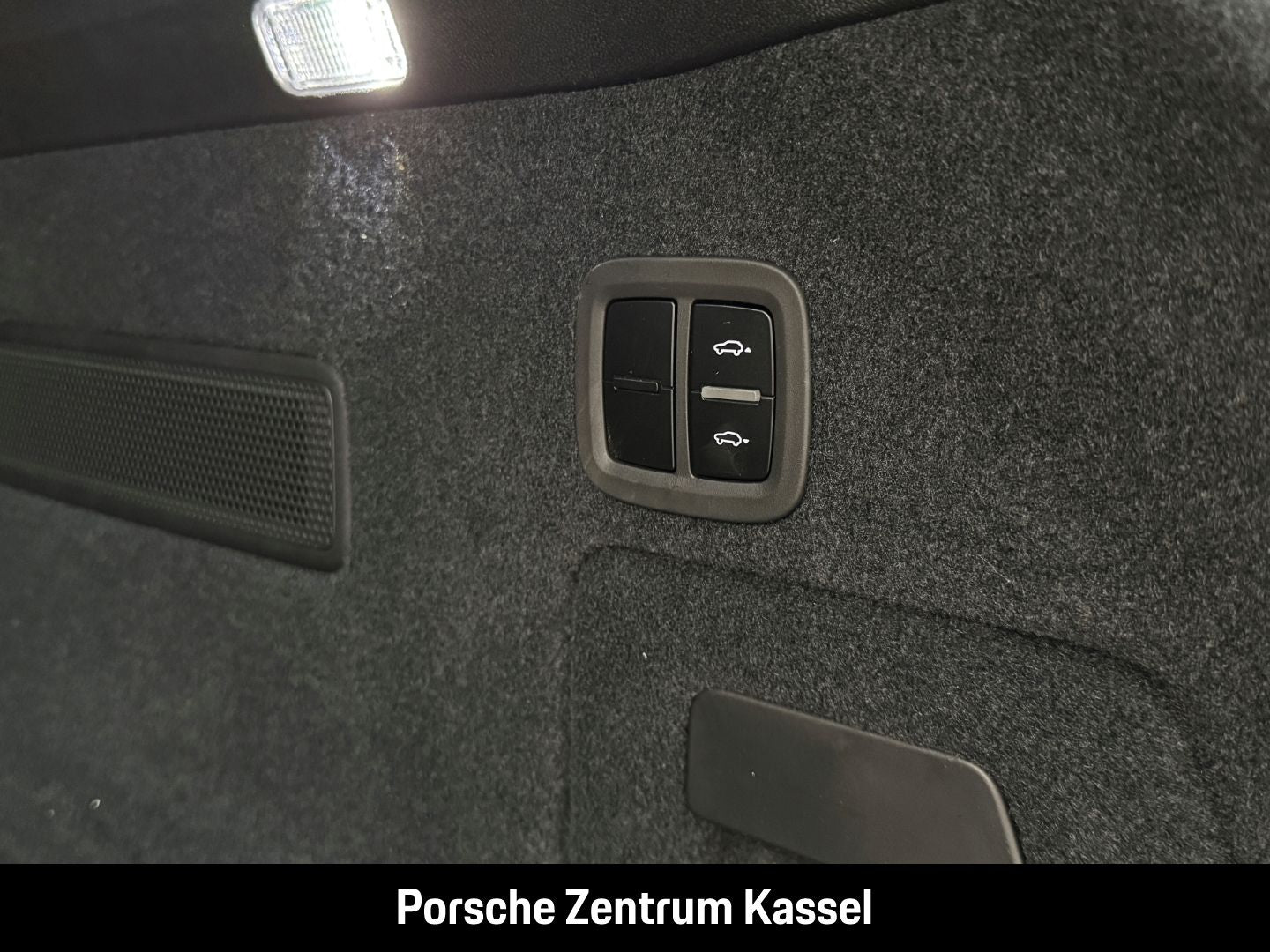 Porsche Cayenne EU6e E-Hybrid Coupe Park-Assistent