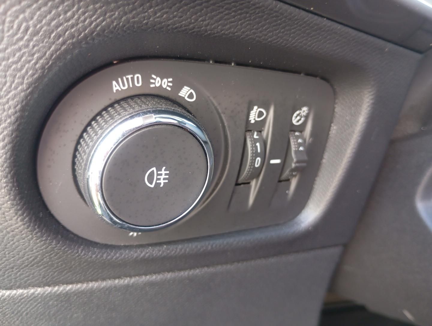 Opel Mokka e Edition - Samsaru's Car Outlet