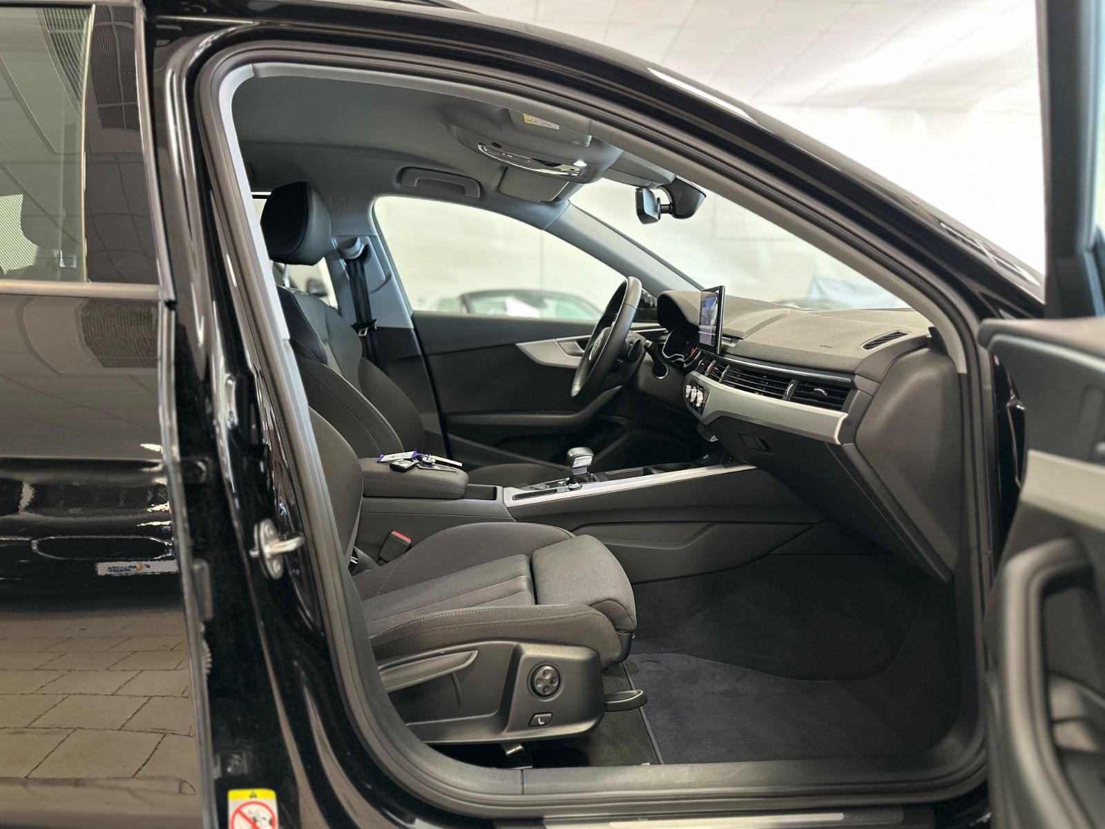 Audi A4 Avant 35 TDI Aut - Samsaru's Car Outlet