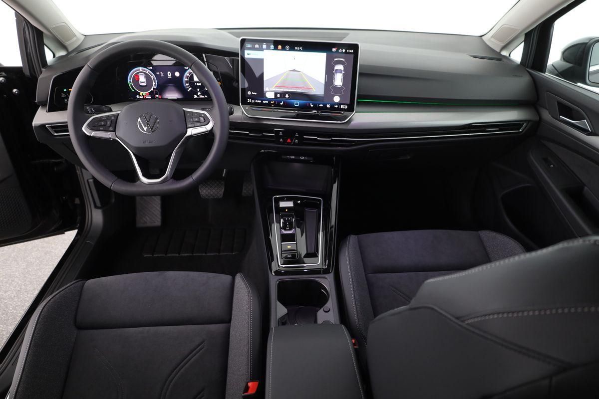 Volkswagen Golf VIII 1.5 eHybrid Style, AHK, Navi, Kamera,