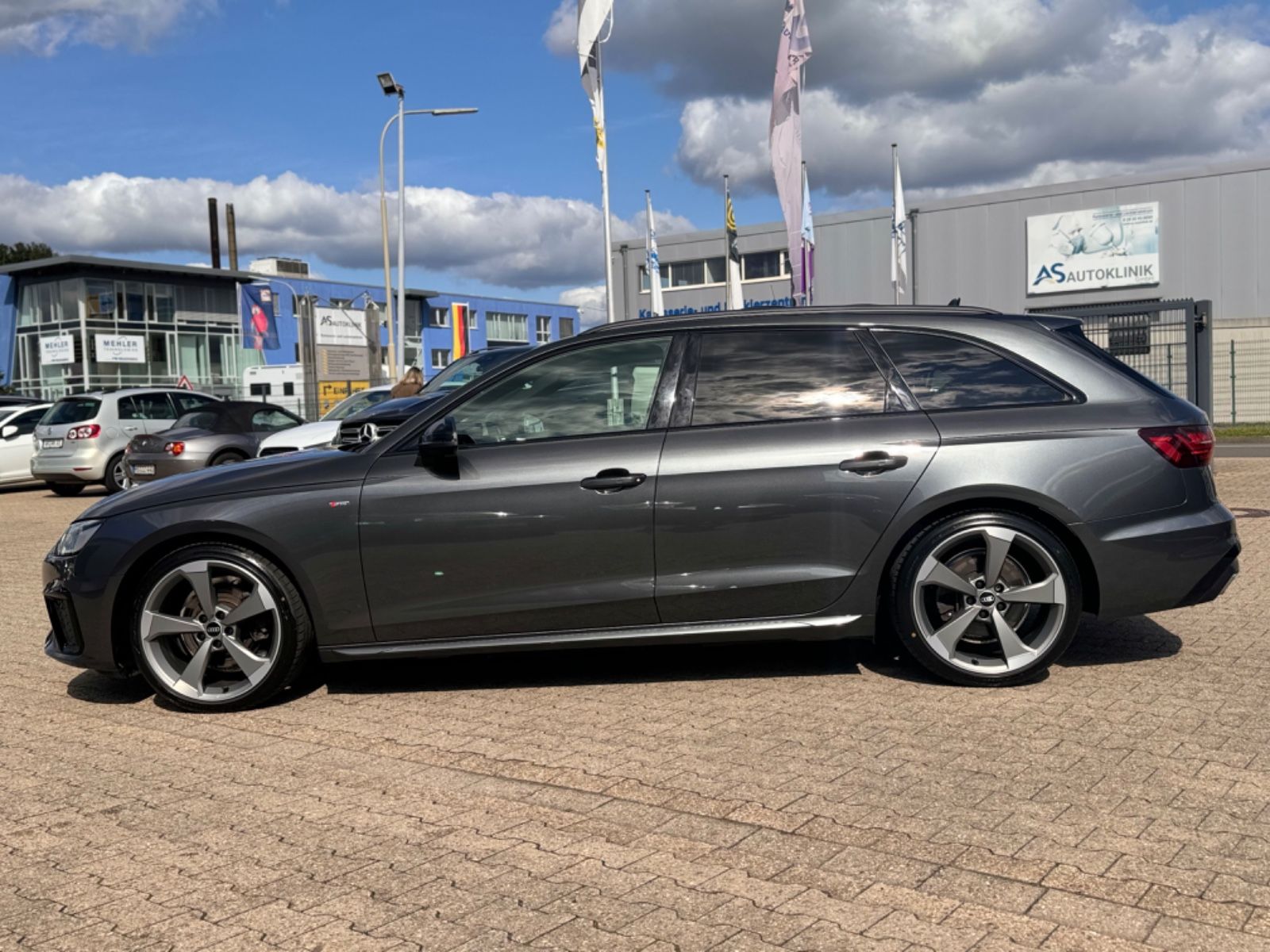 Audi A4 Avant 35 TDI S line - Samsaru's Car Outlet