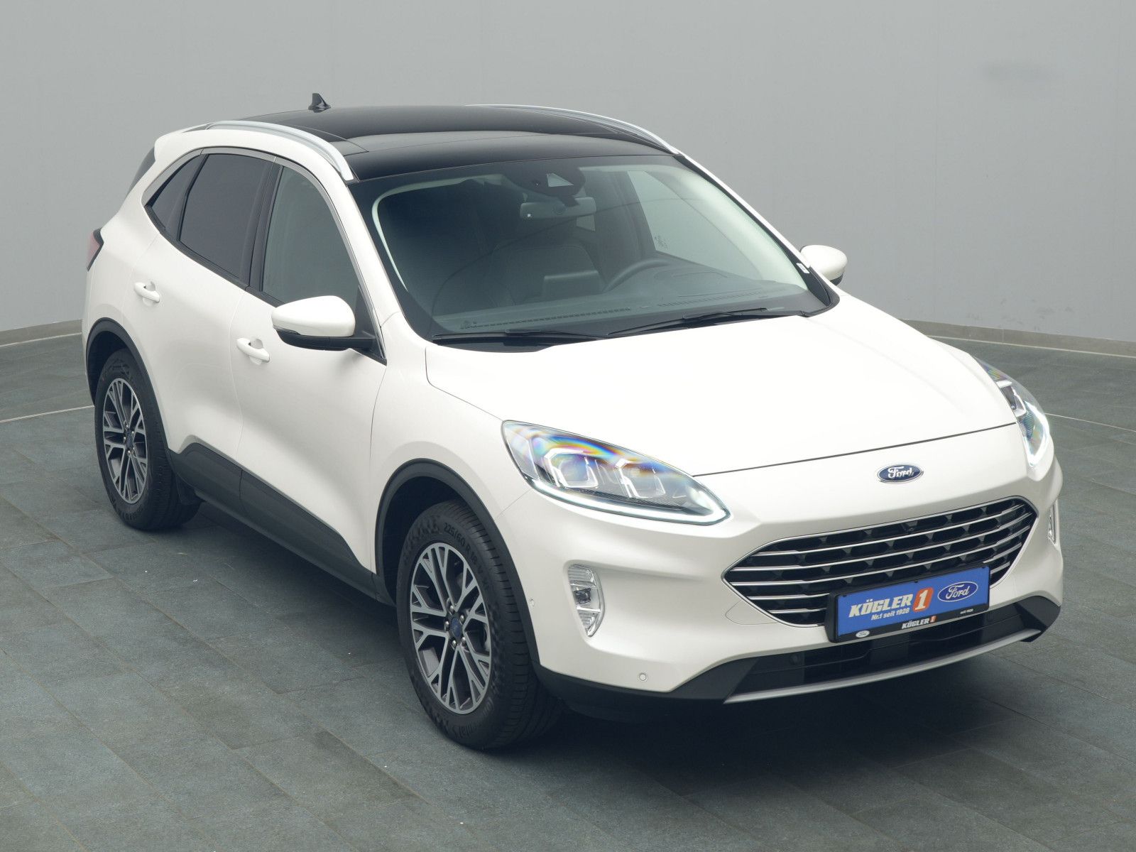 Ford Kuga Titanium X 225PS Plug-in-Hybrid Aut. - Samsaru's Car Outlet