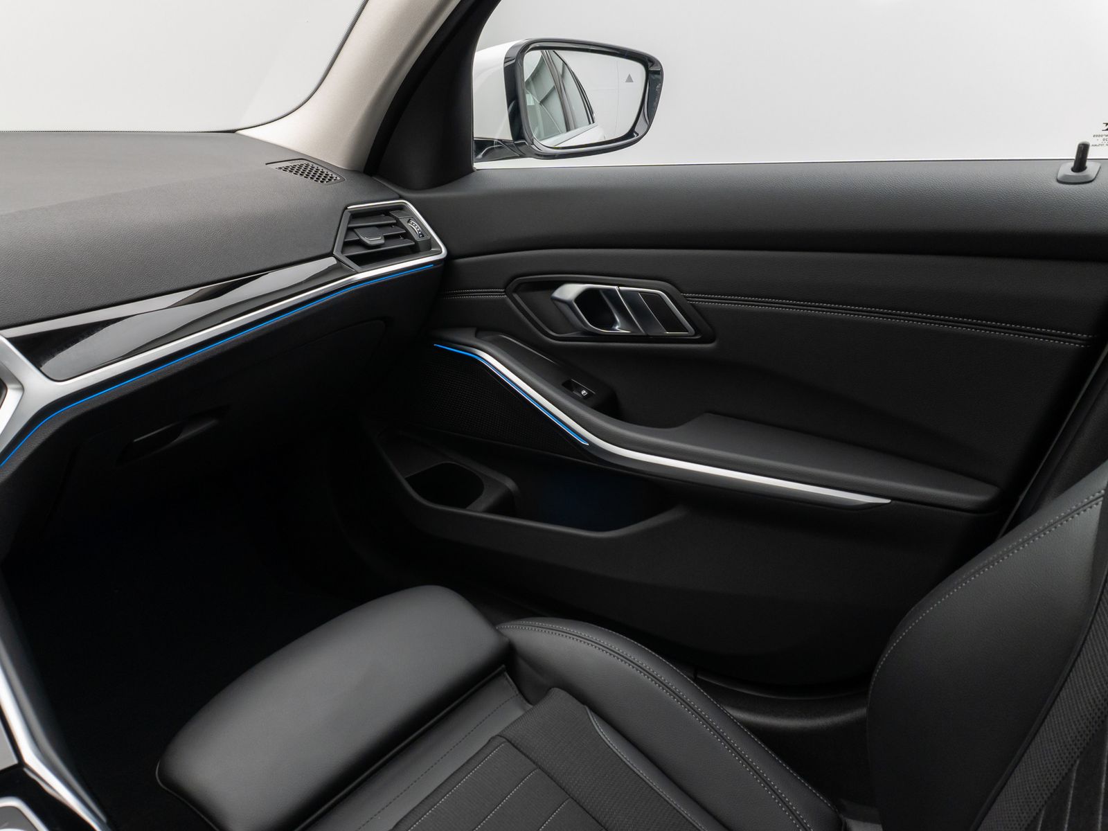 BMW 330e xD Sport Line - Samsaru's Car Outlet