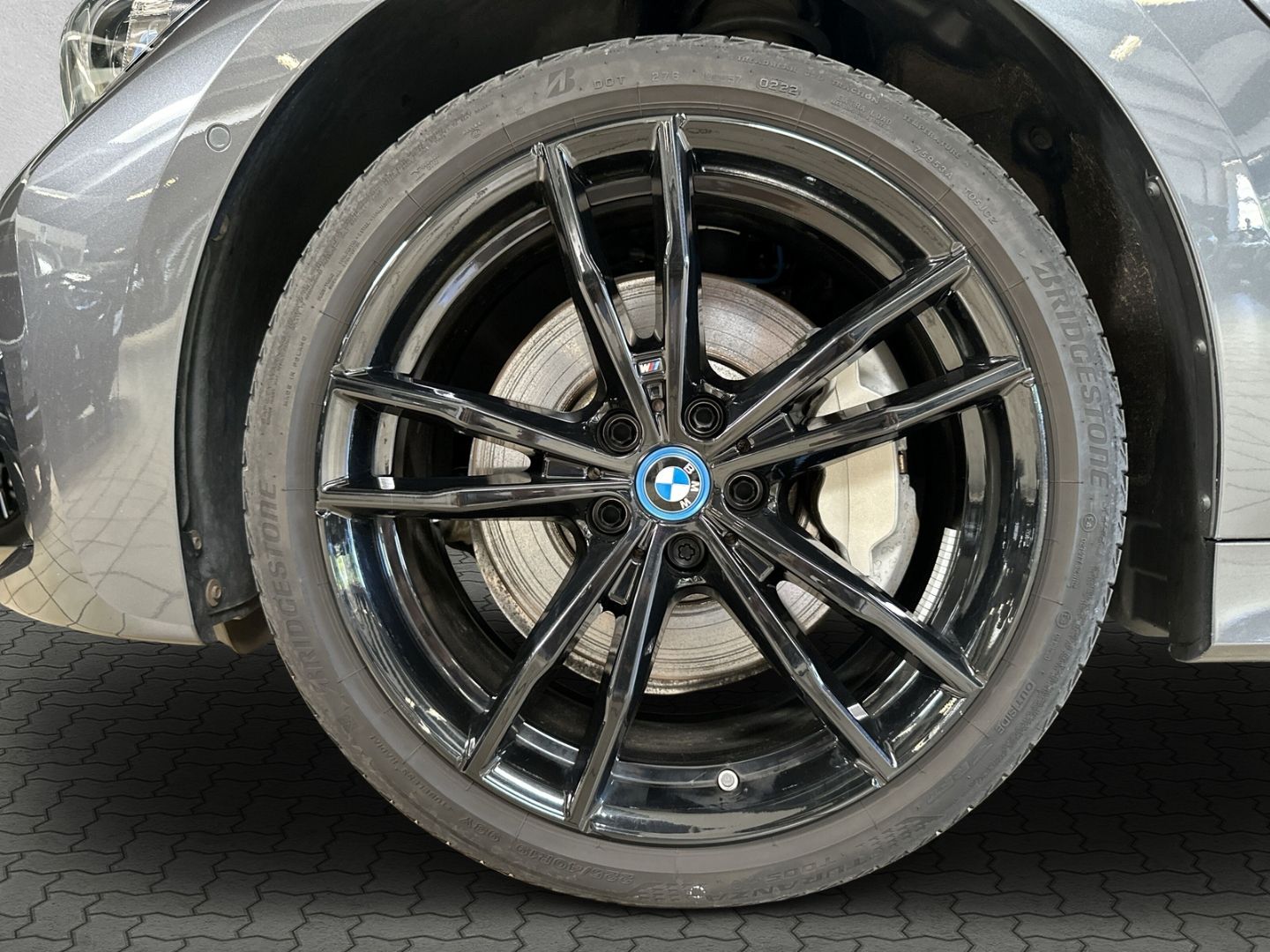 BMW 330 e xDrive M-SPORT - Samsaru's Car Outlet