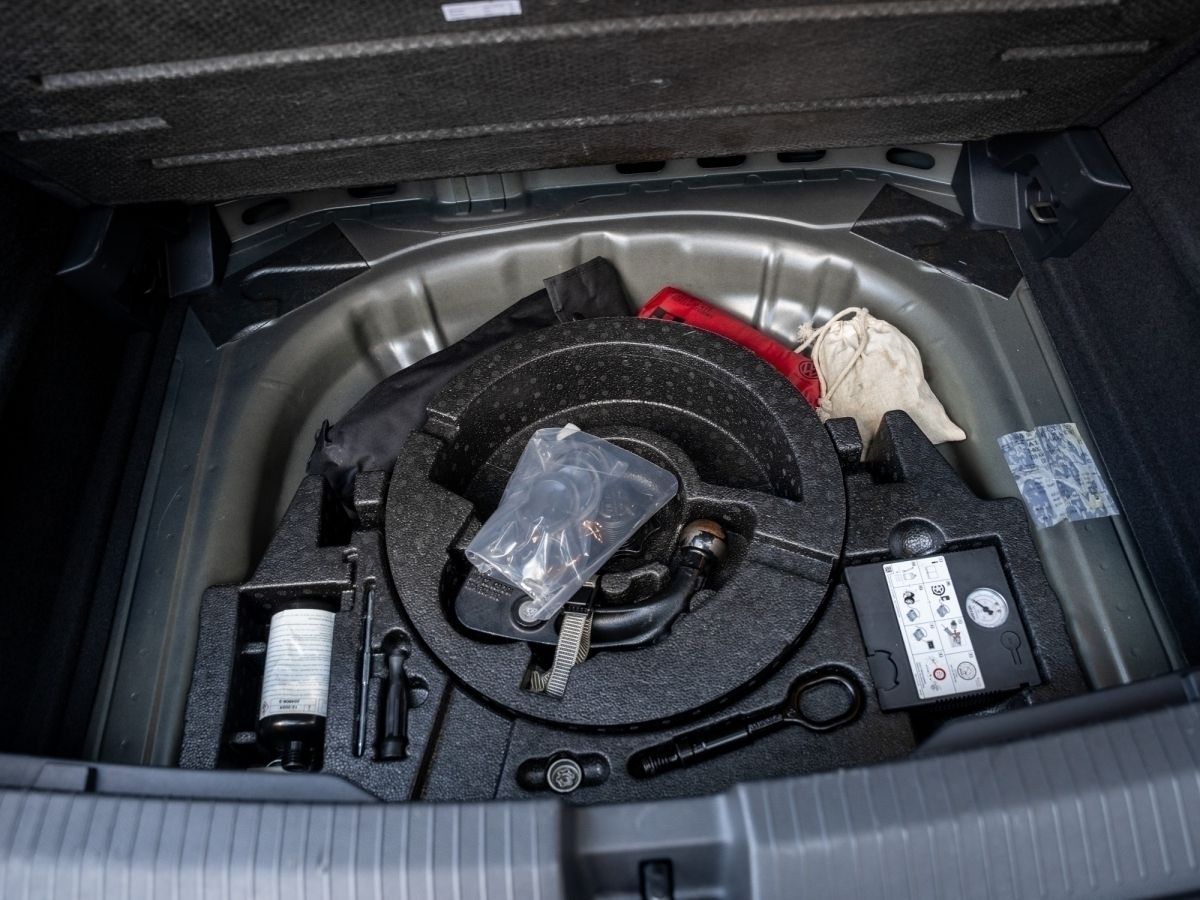 Volkswagen T-ROC Sport 1.5 TSI DSG - Samsaru's Car Outlet