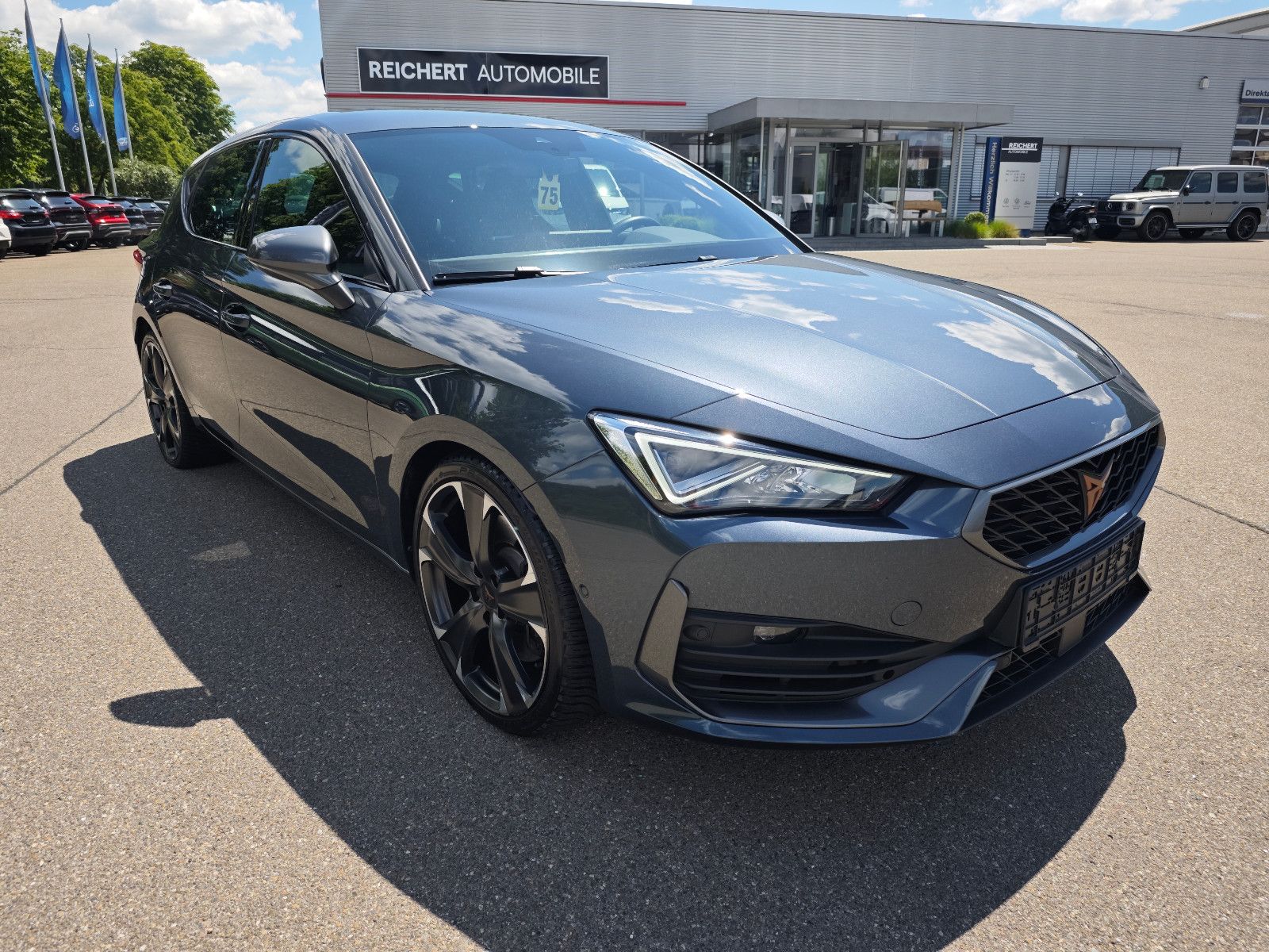 Cupra Leon VZ 300PS DSG - Samsaru's Car Outlet