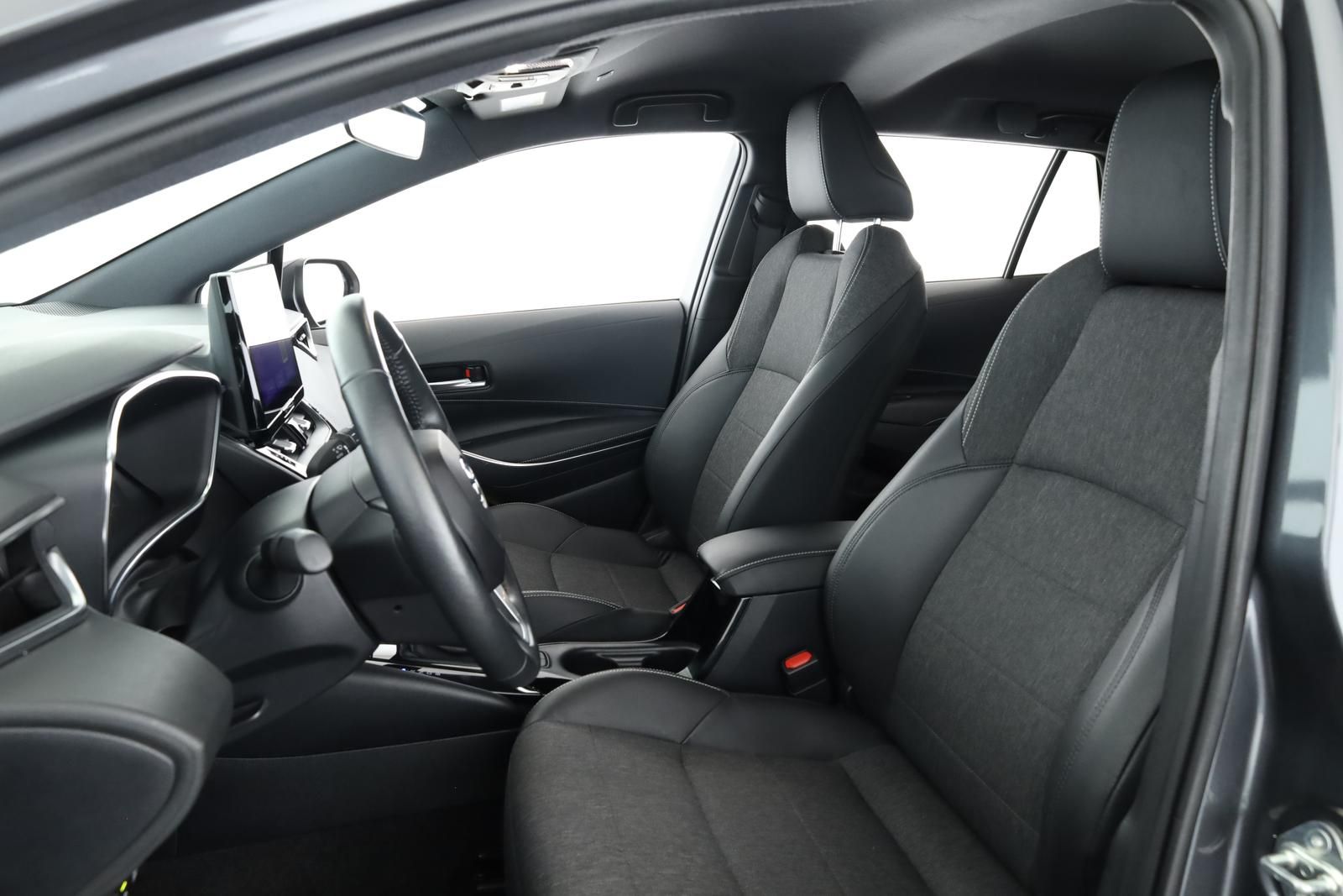 Toyota Corolla Touring Sports 1.8 CVT Team D Navi Kam